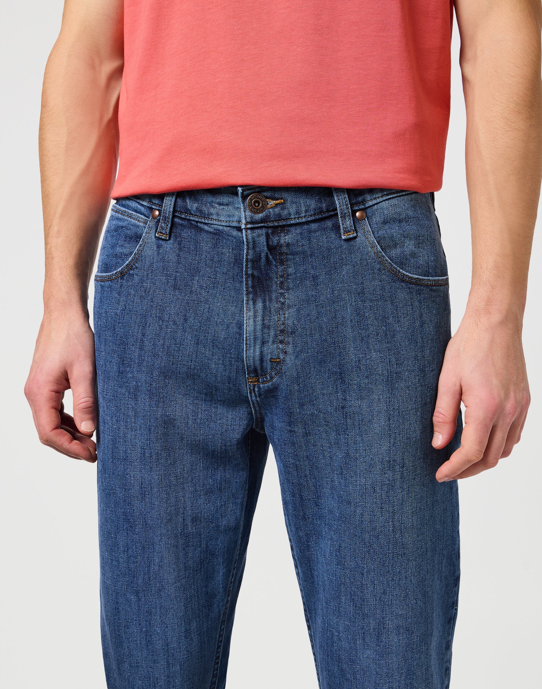 Authentic Straight in Mid Stone Jeans Wrangler