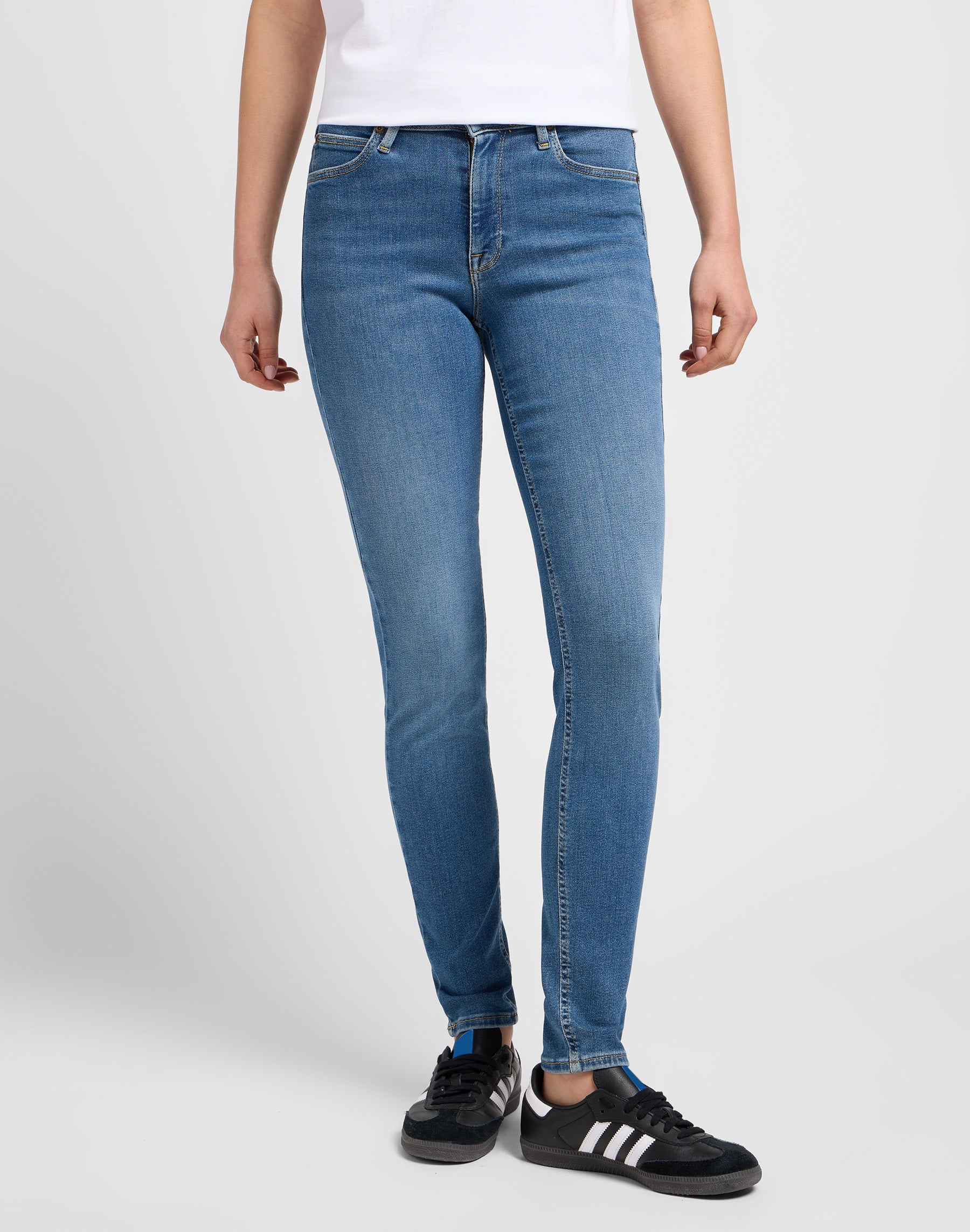 Foreverfit in Meteoric Jeans Lee