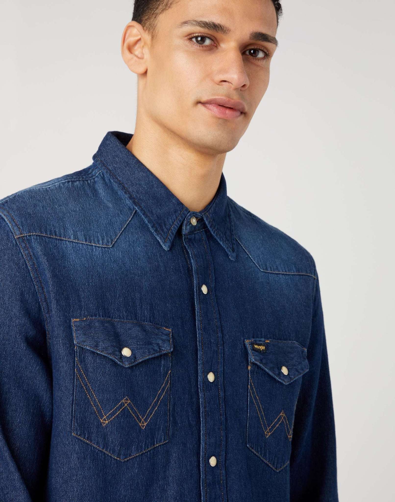27MW Icon Shirt in Dark Stone Shirts Wrangler
