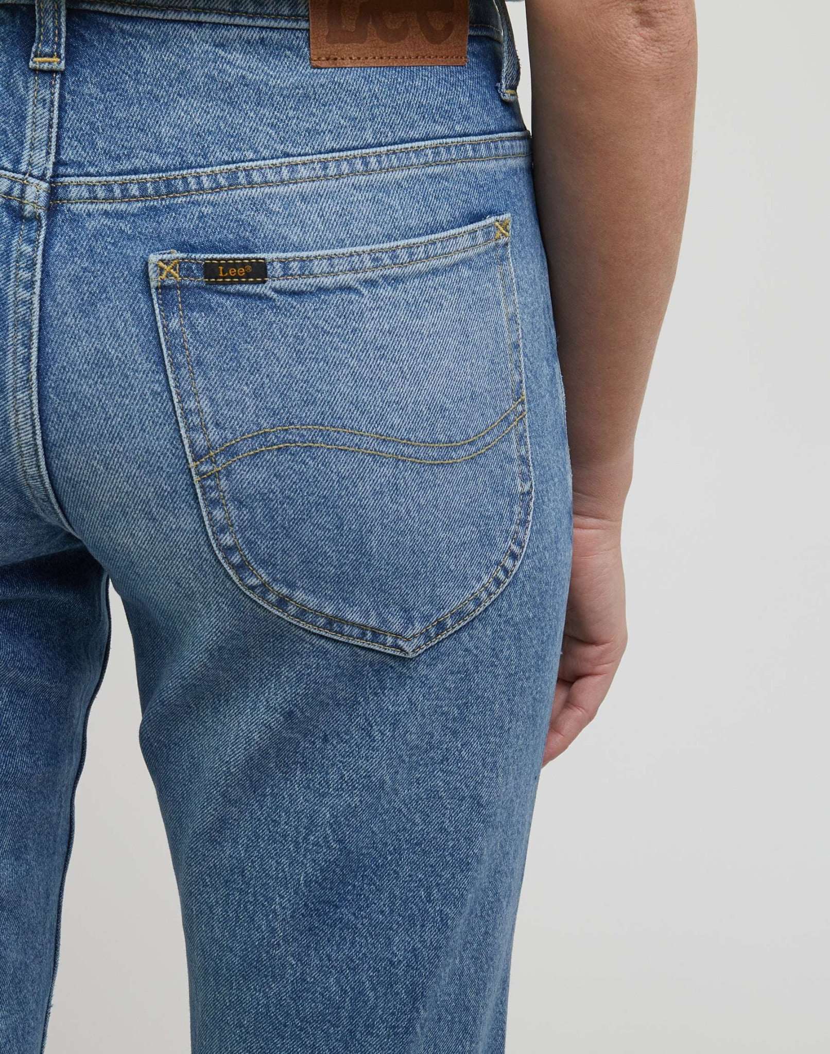 Rider Jeans in Modern Mid Jeans Lee