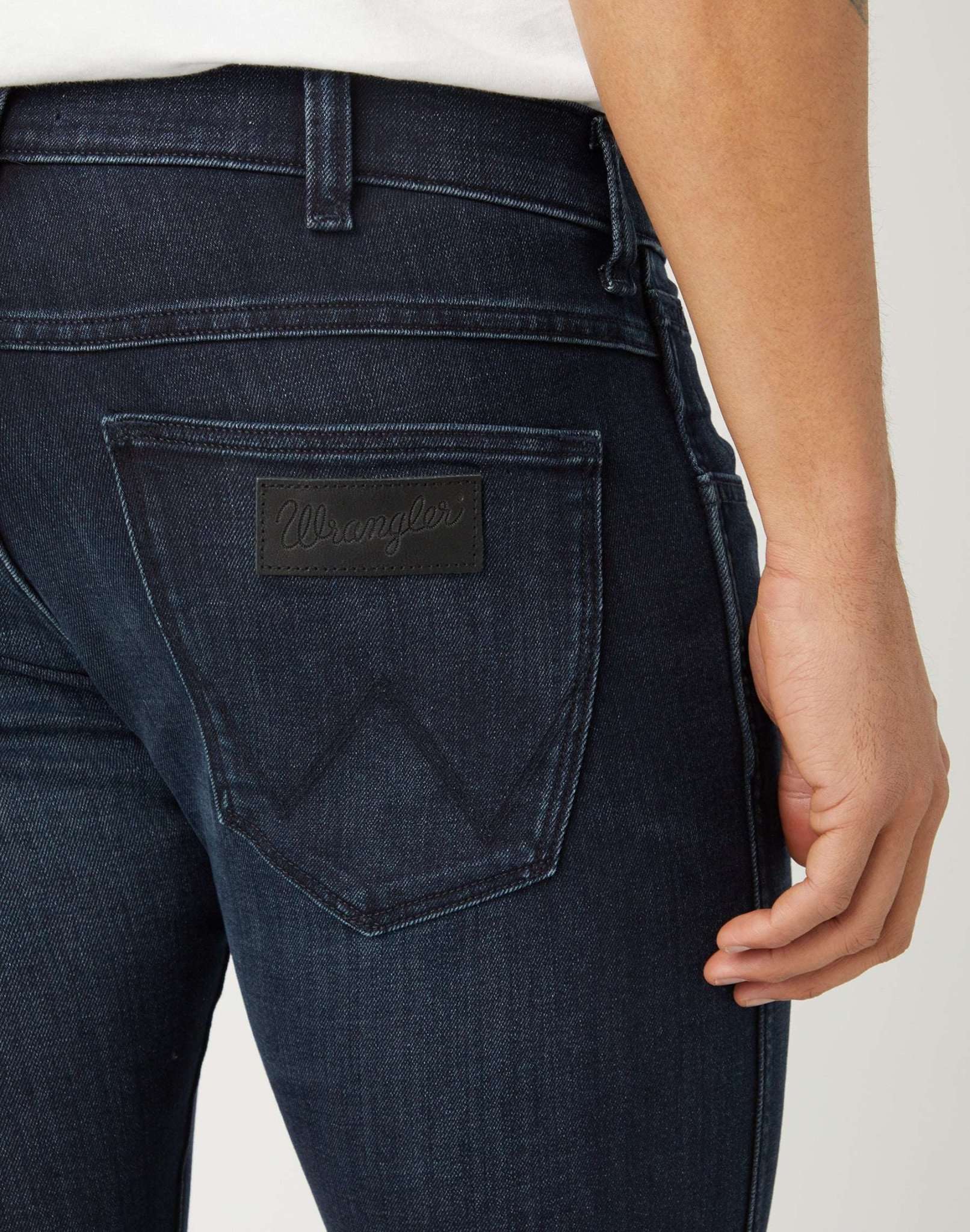 Bryson in Dusky Night Jeans Wrangler