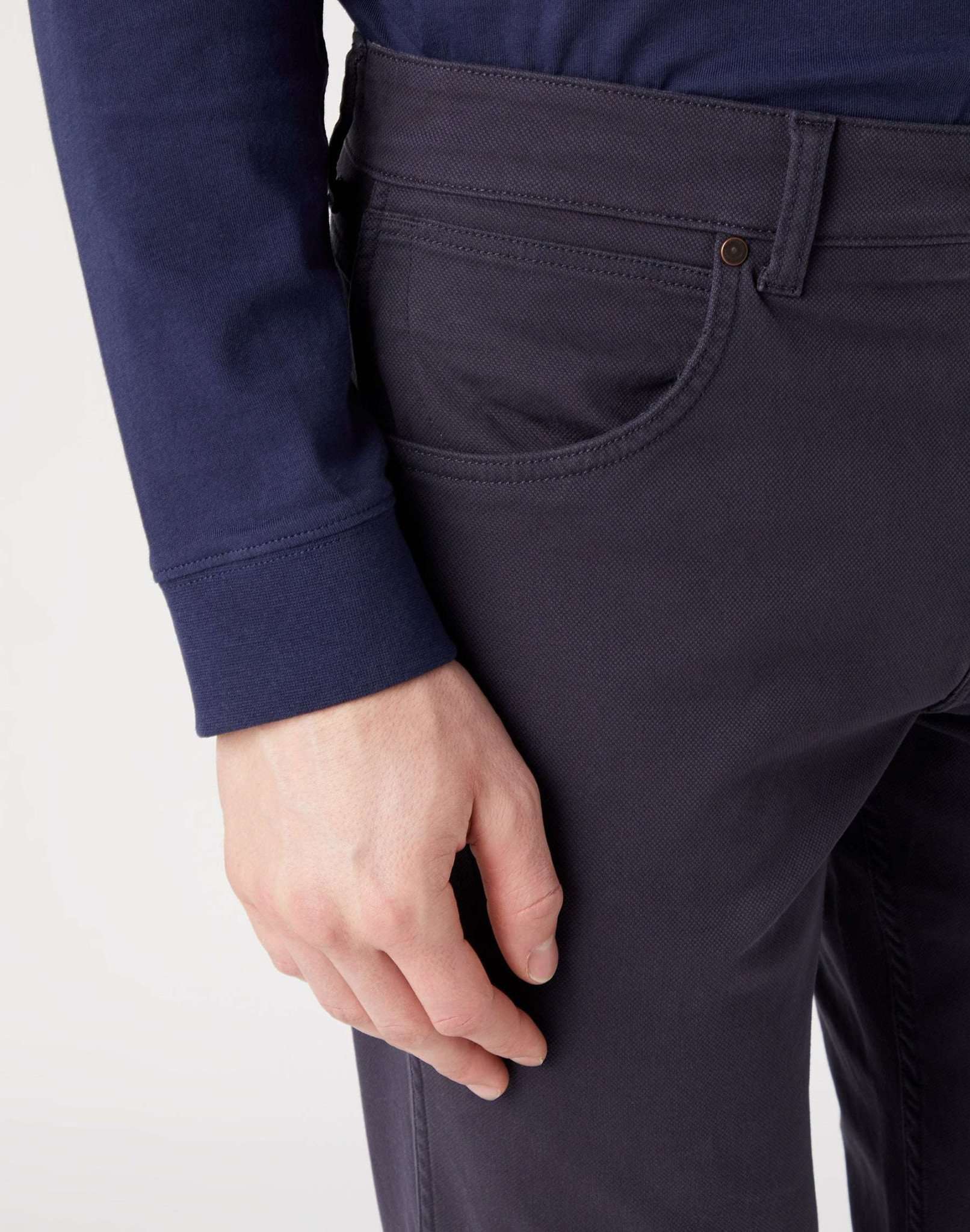Greensboro in Dark Navy Pants Wrangler