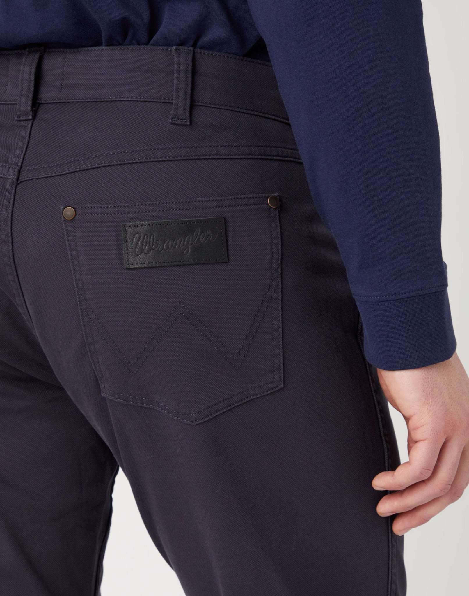 Greensboro in Dark Navy Pants Wrangler
