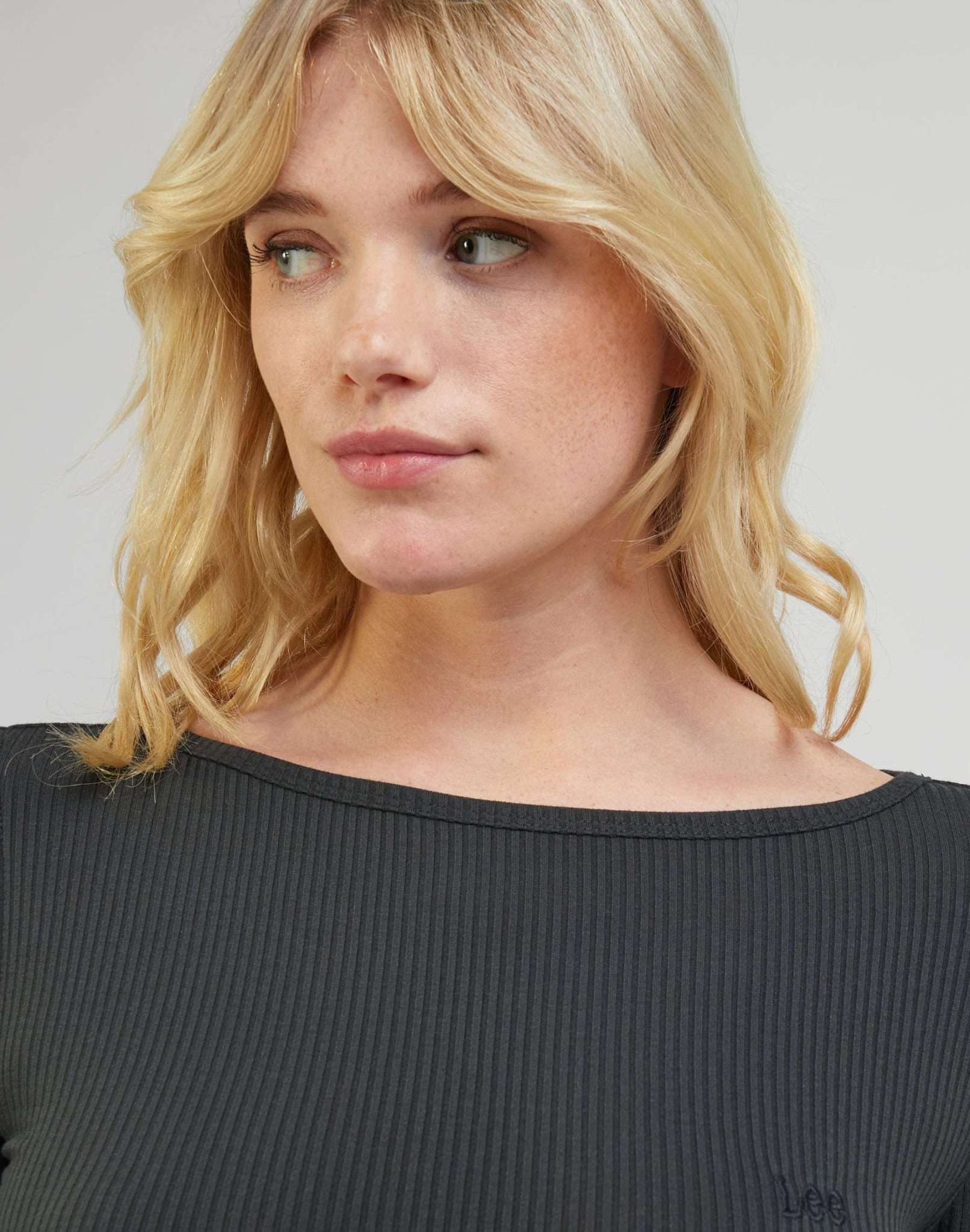 LS Boat Neck Tee in Charcoal Sweater Lee