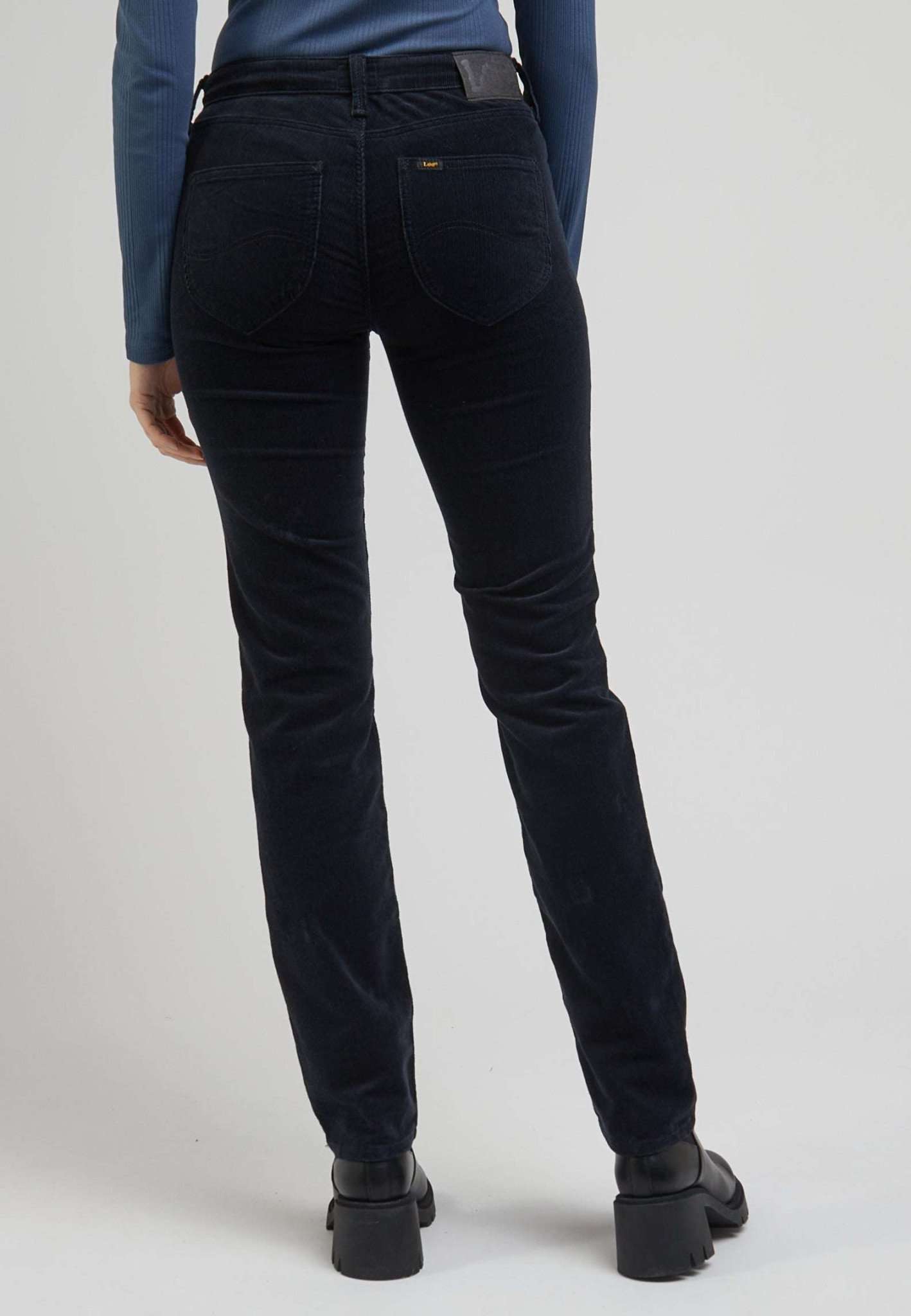 Marion Straight in Black Pants Lee