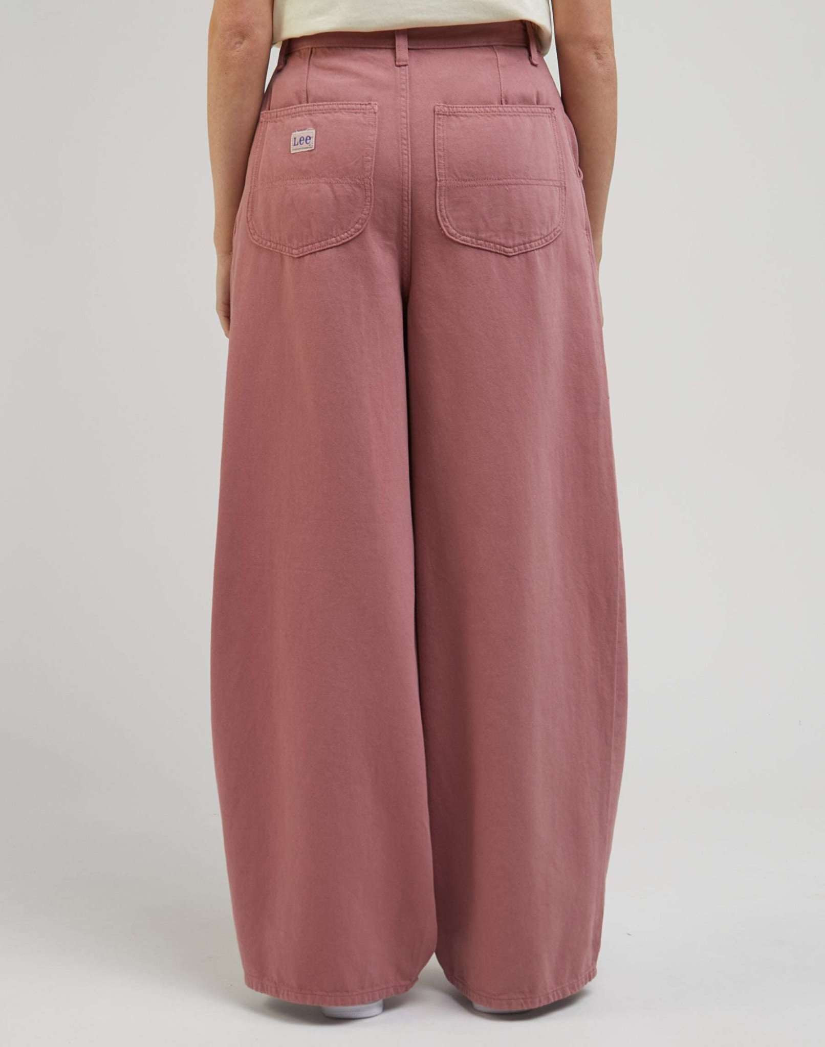 Relaxed chino in dark mauve pants Lee