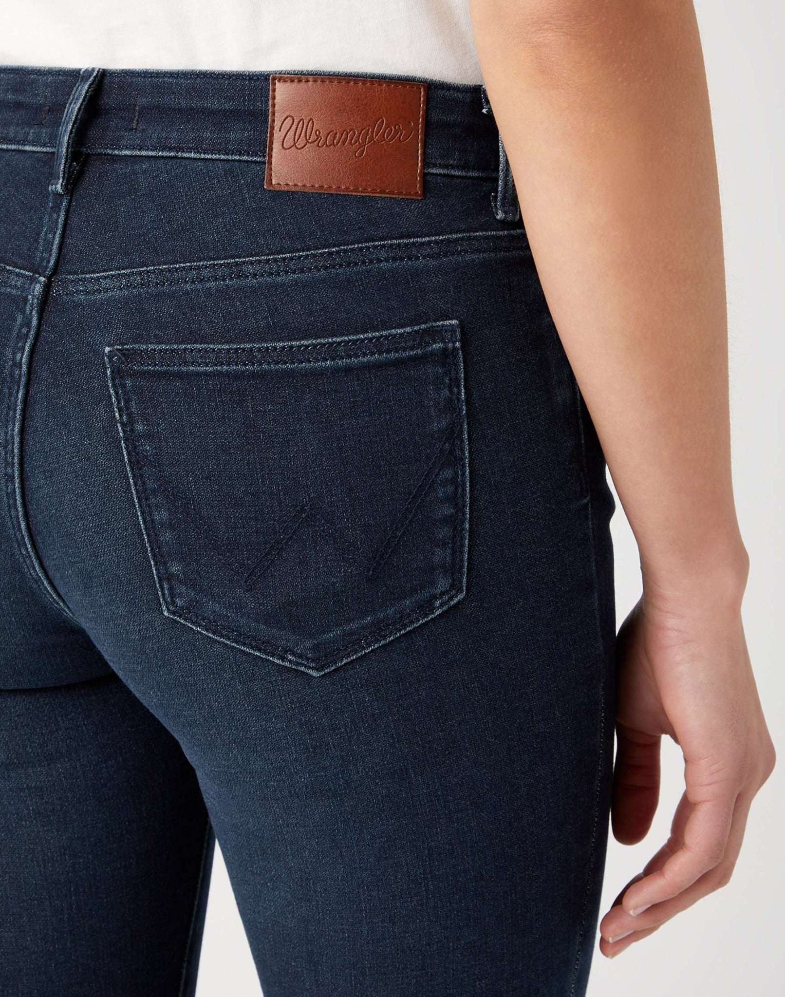 Skinny in Dynamite Jeans Wrangler