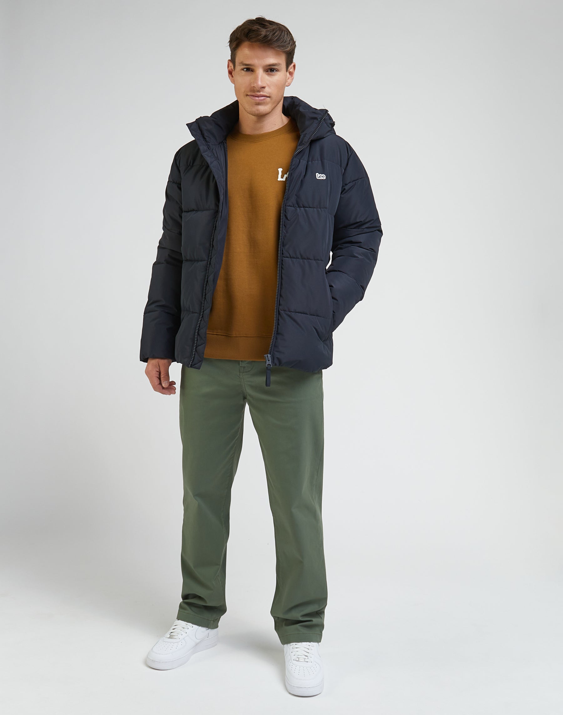 Relaxed Chino Leesures in Olive Grove Pants Lee