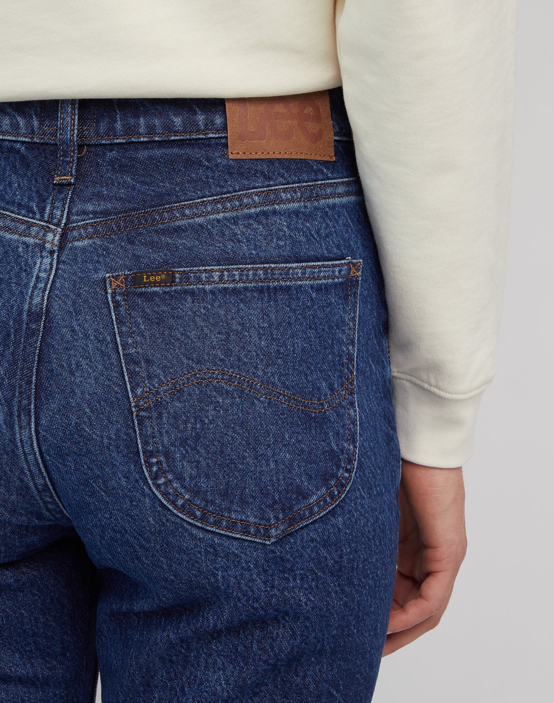 Carol in Dark Humor Jeans Lee