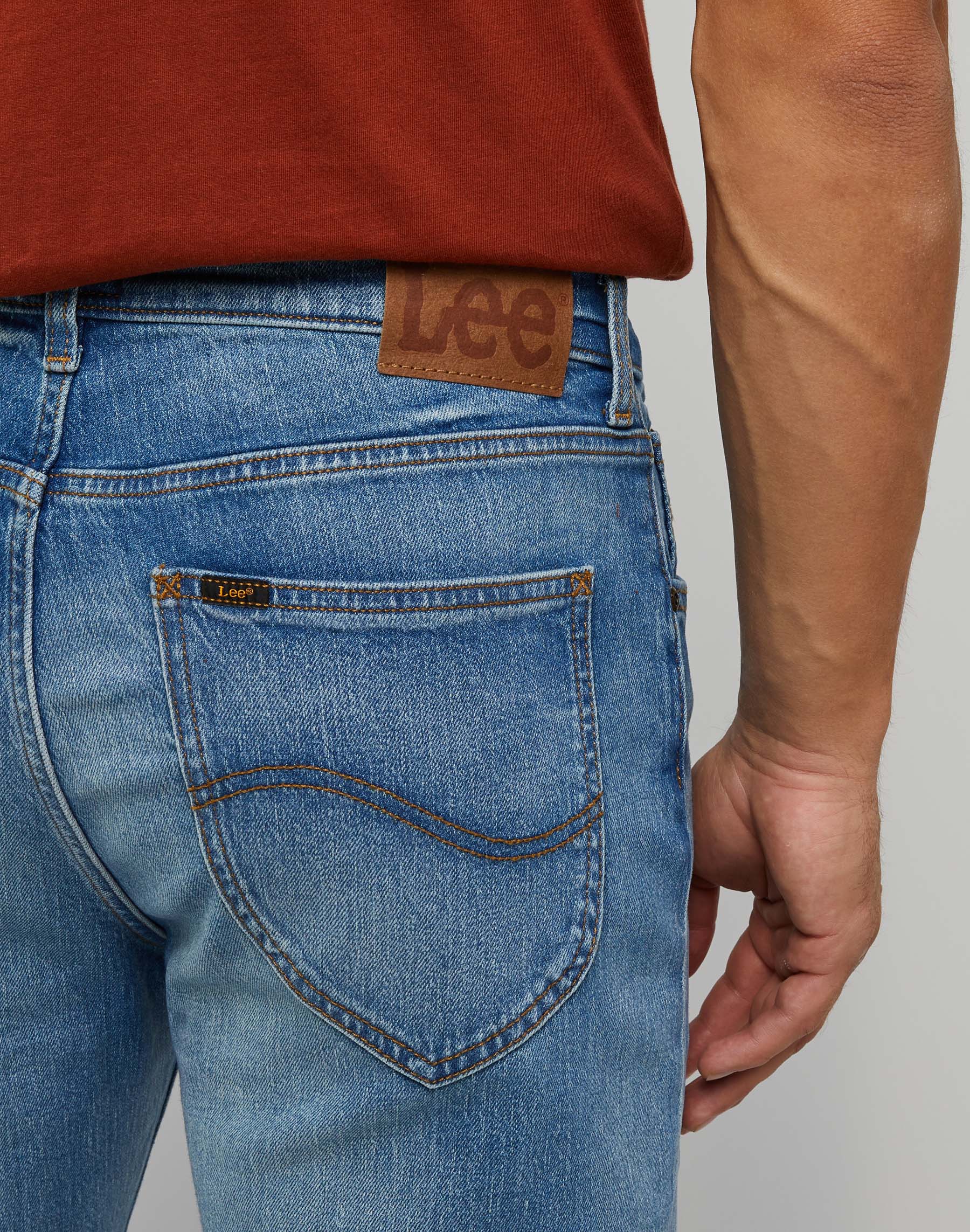 West in vintage wear jeans Lee