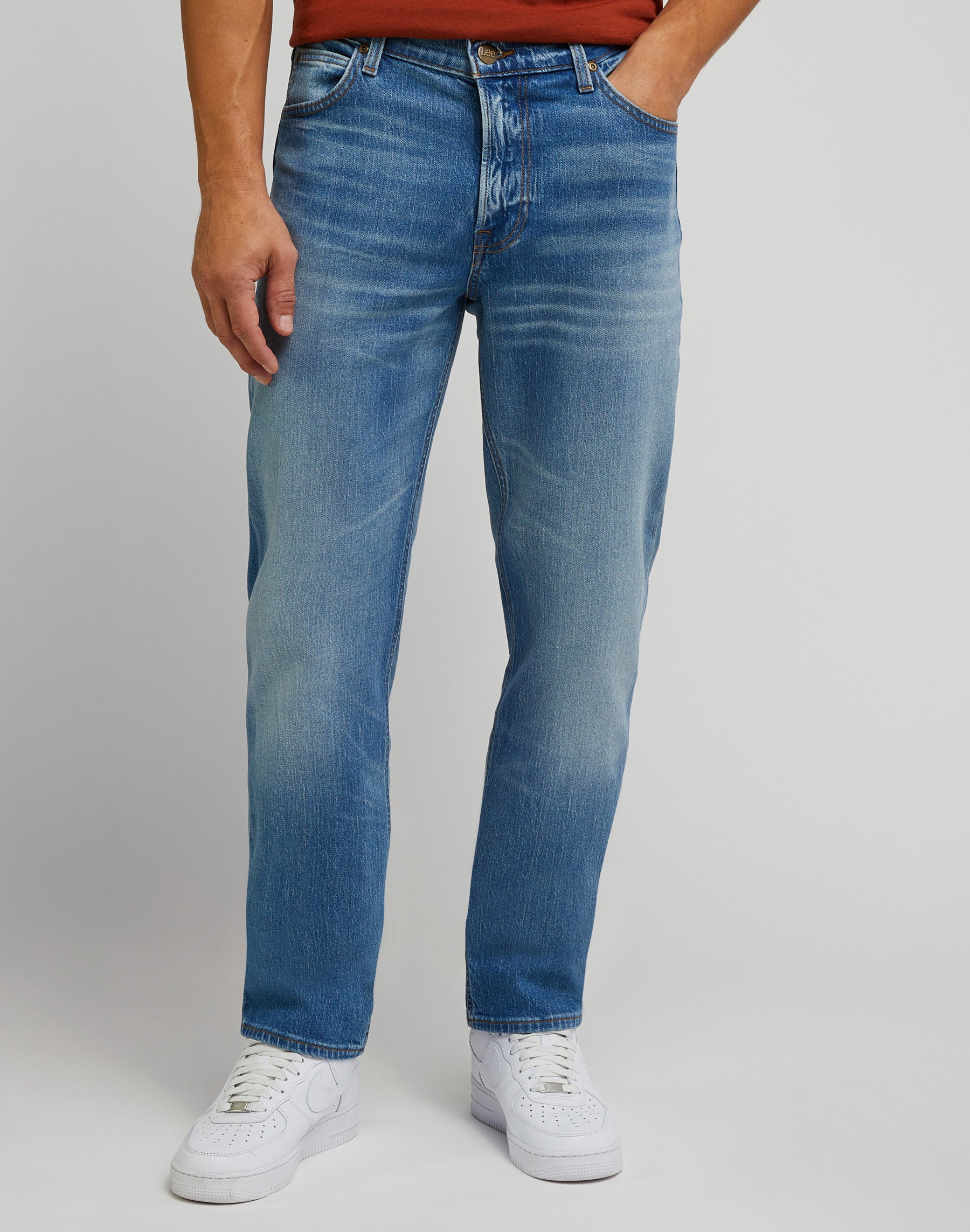 West in vintage wear jeans Lee
