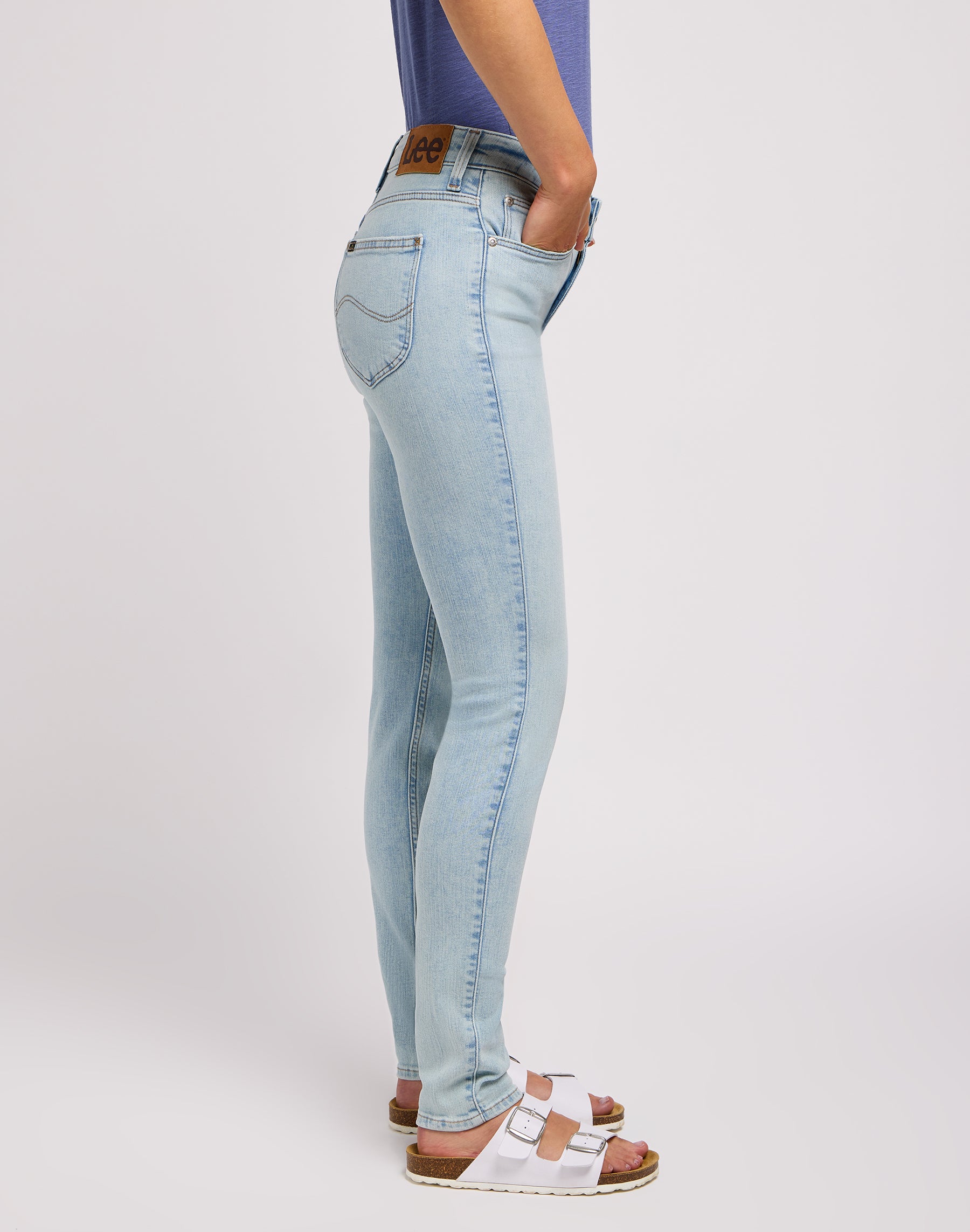 Scarlett High in Dive On In Jeans Lee