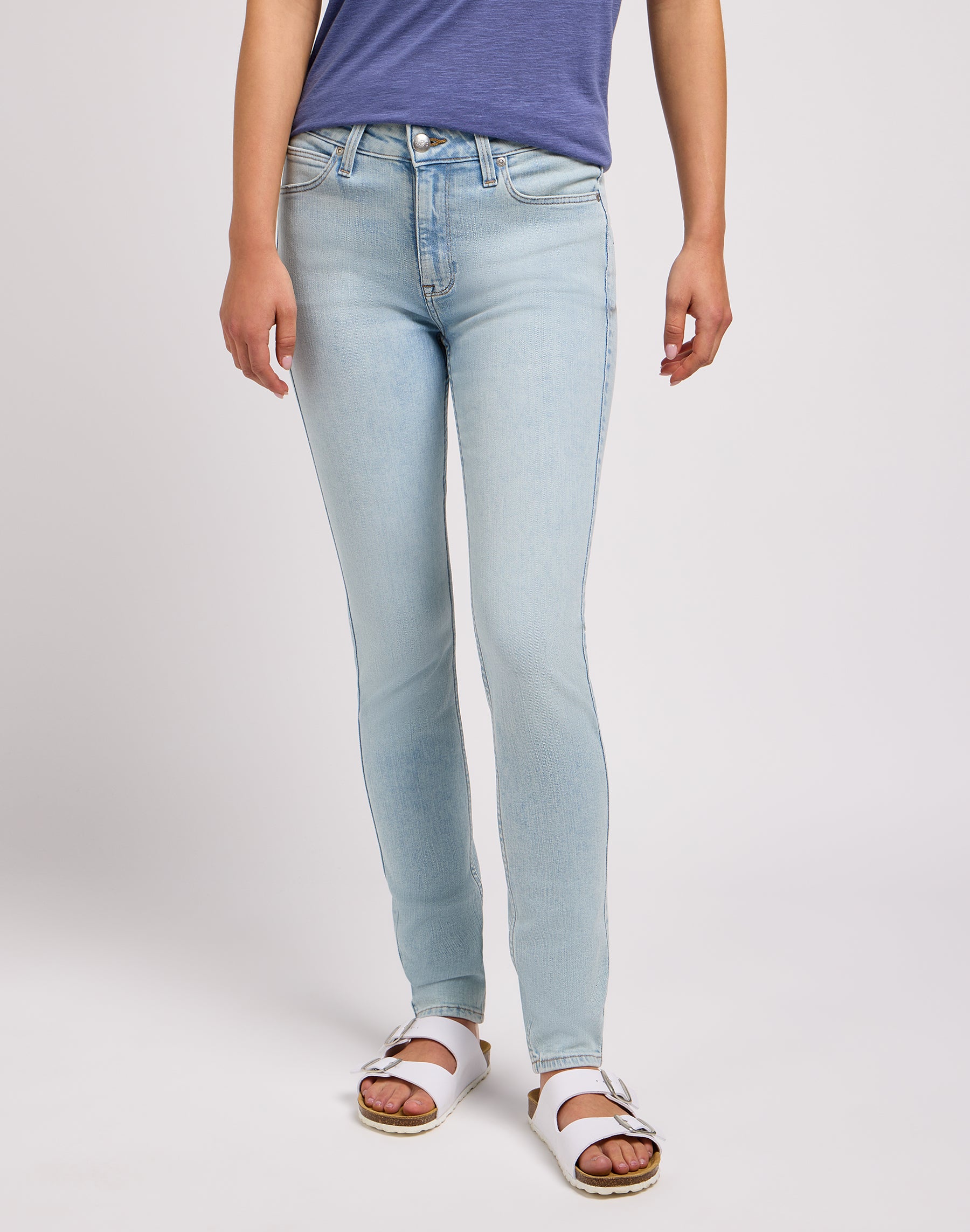 Scarlett High in Dive On In Jeans Lee