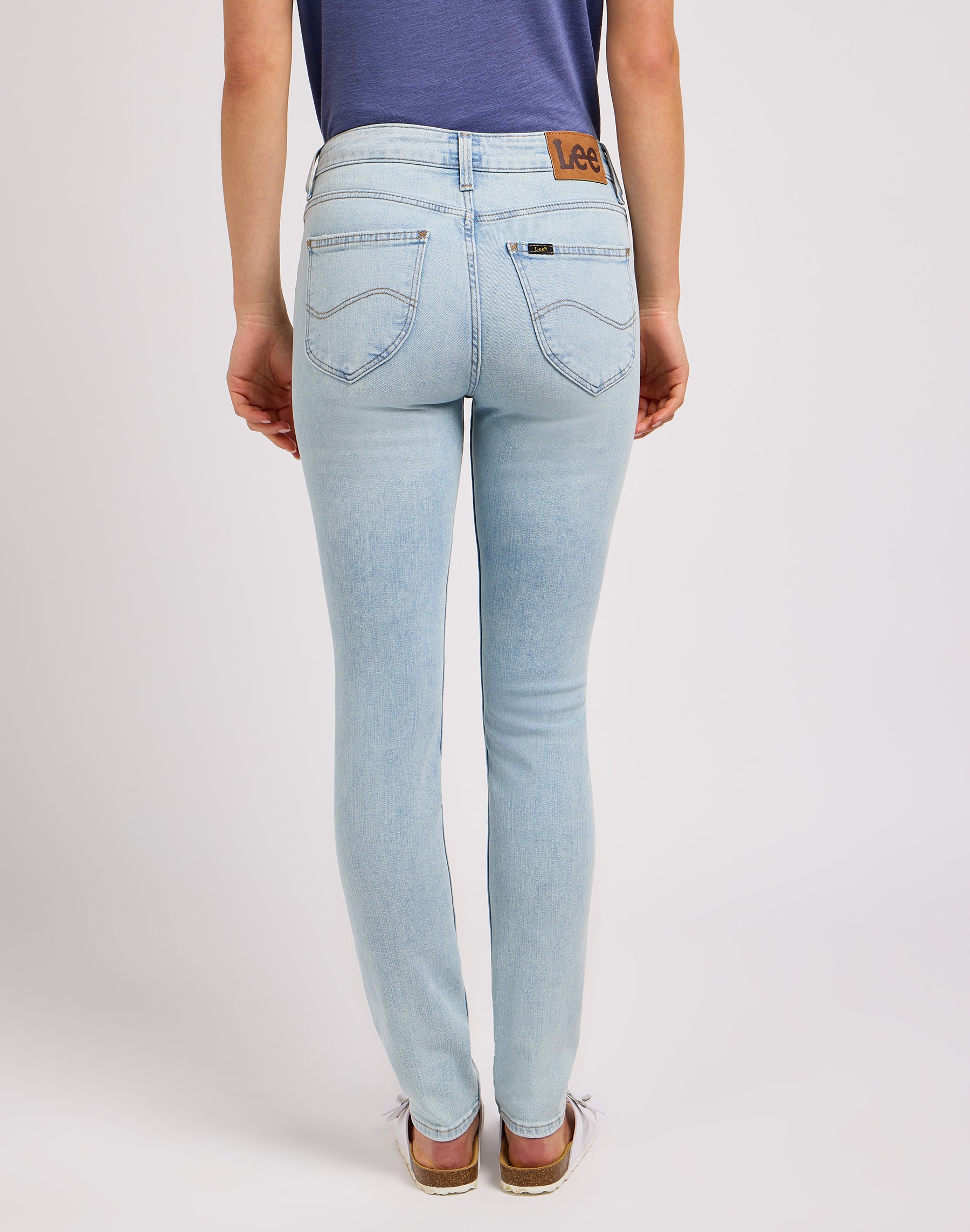 Scarlett High in Dive On In Jeans Lee