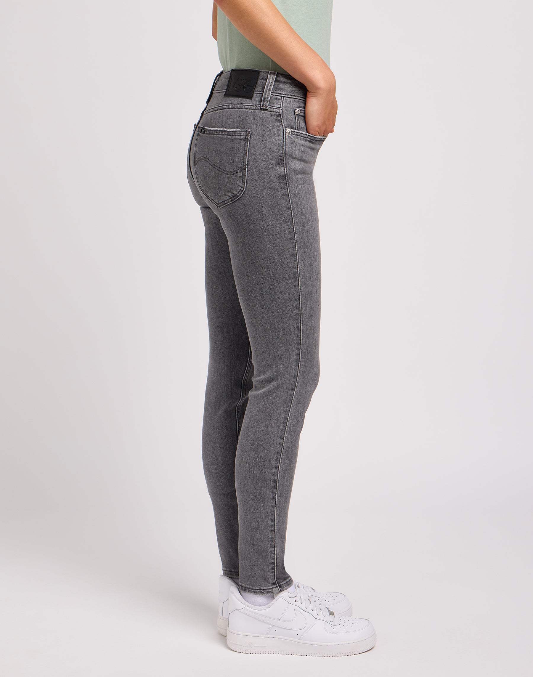 Scarlett in Ash Stone Jeans Lee