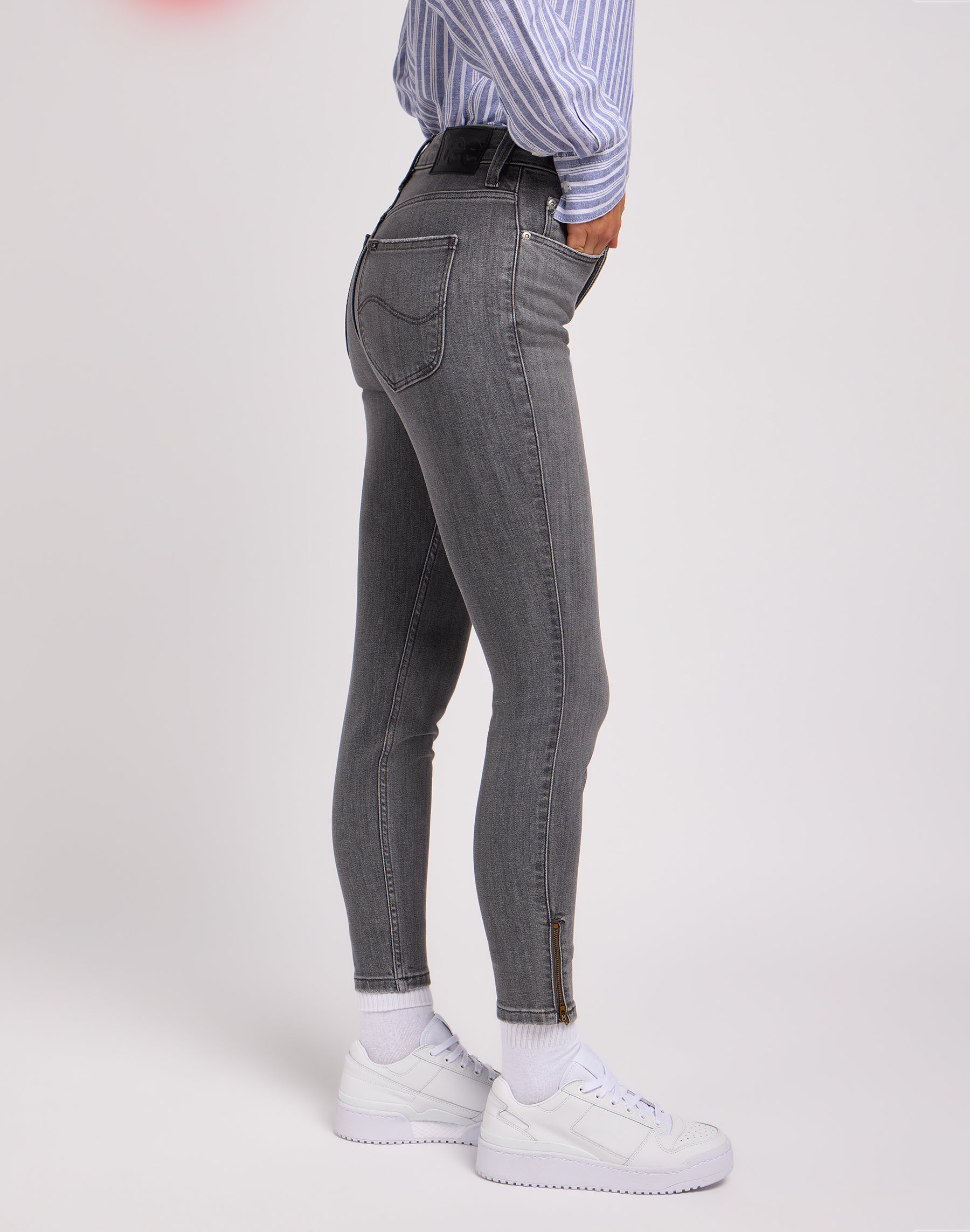 Scarlett High Zip in Ash Stone Jeans Lee
