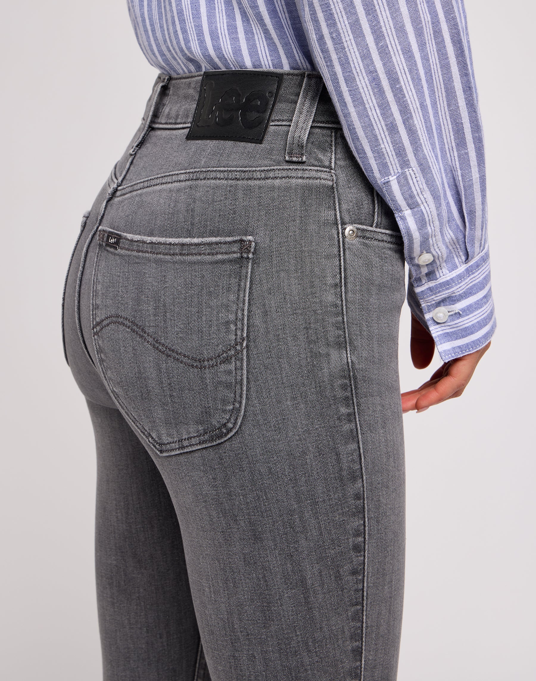 Scarlett High Zip in Ash Stone Jeans Lee