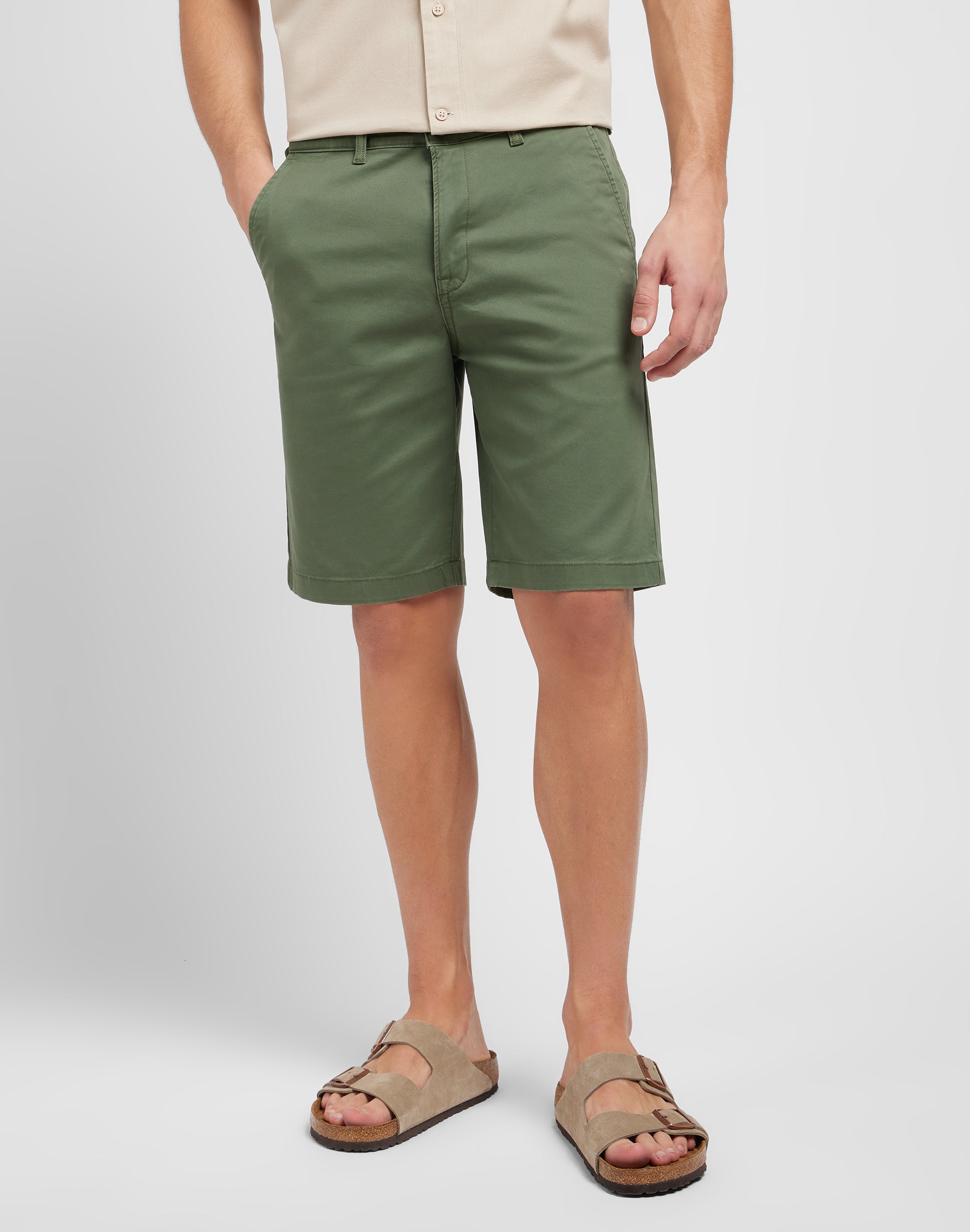 Regular chino shorts in Olive Grove Shorts Lee