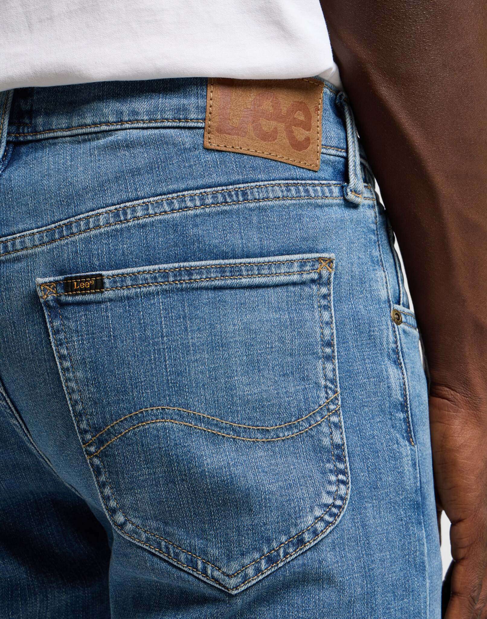 Daren Zip Fly in Highland Jeans Lee