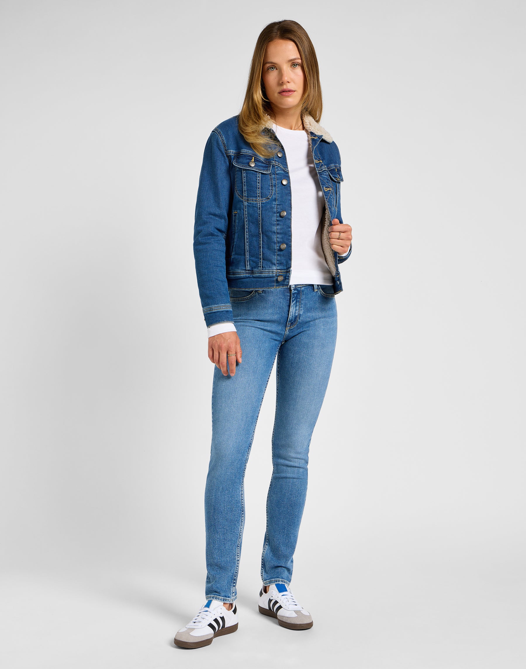 Elly in holding back jeans Lee