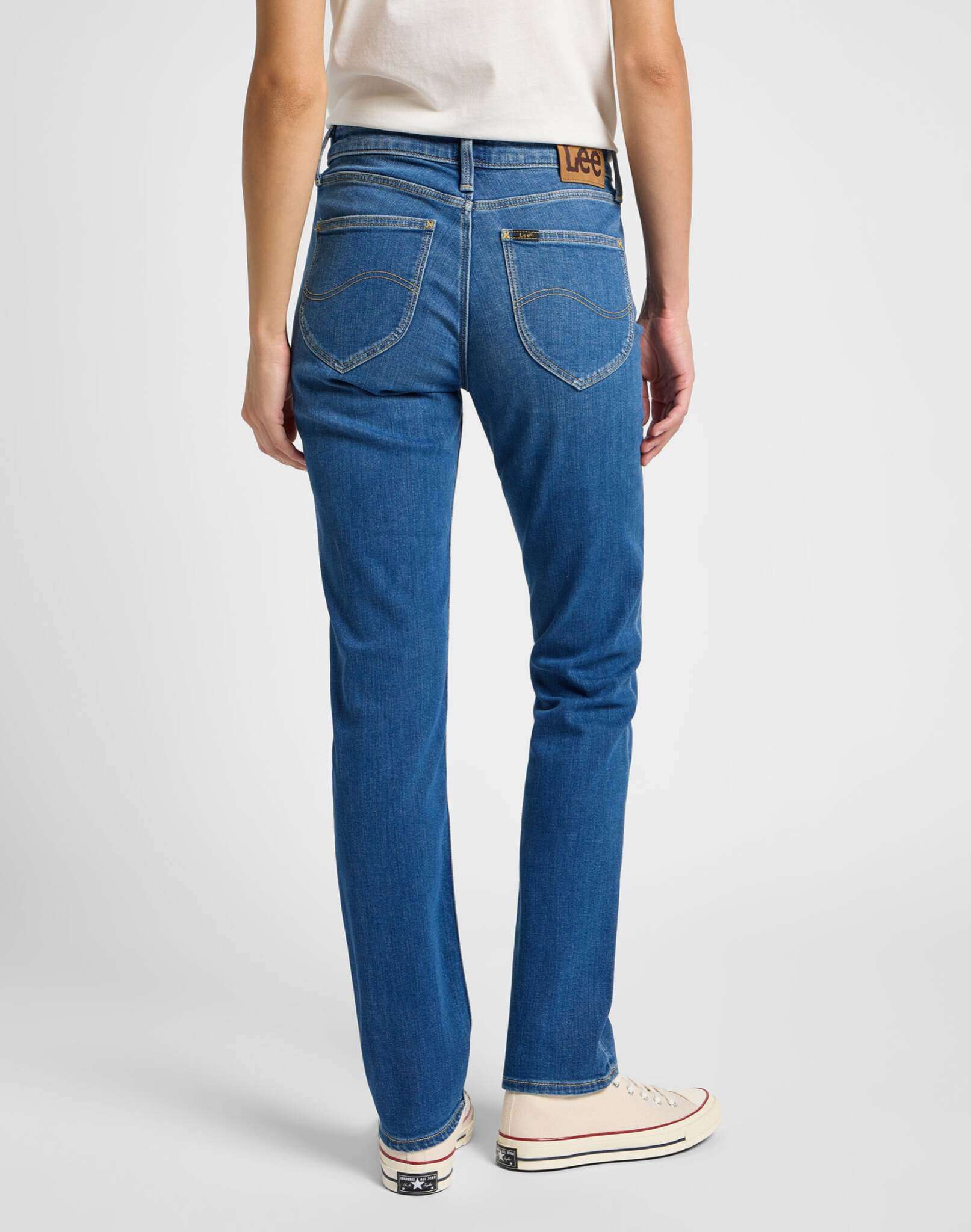 Marion Straight in Mid Stop Jeans Lee