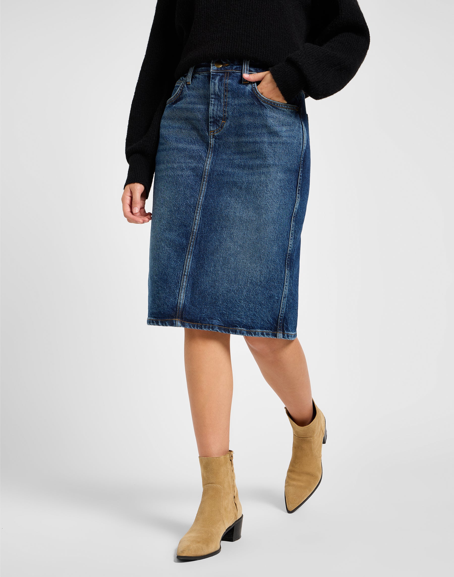 Midi Skirt in Dark Glamour Skirts Lee