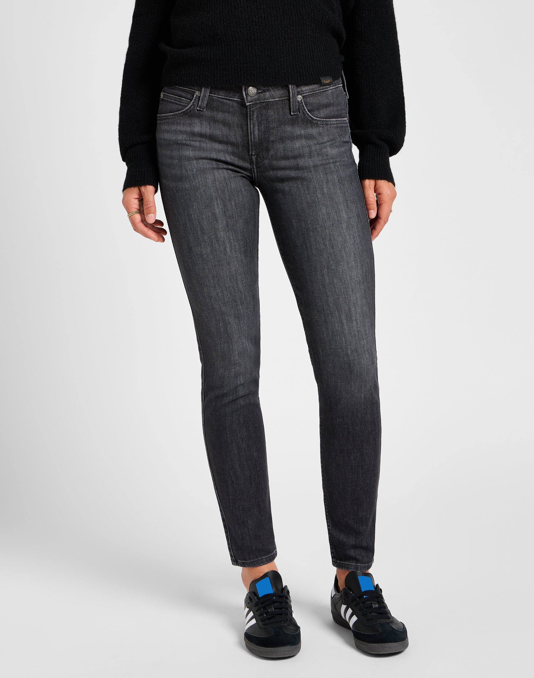 Scarlett in Last Strike Jeans Lee