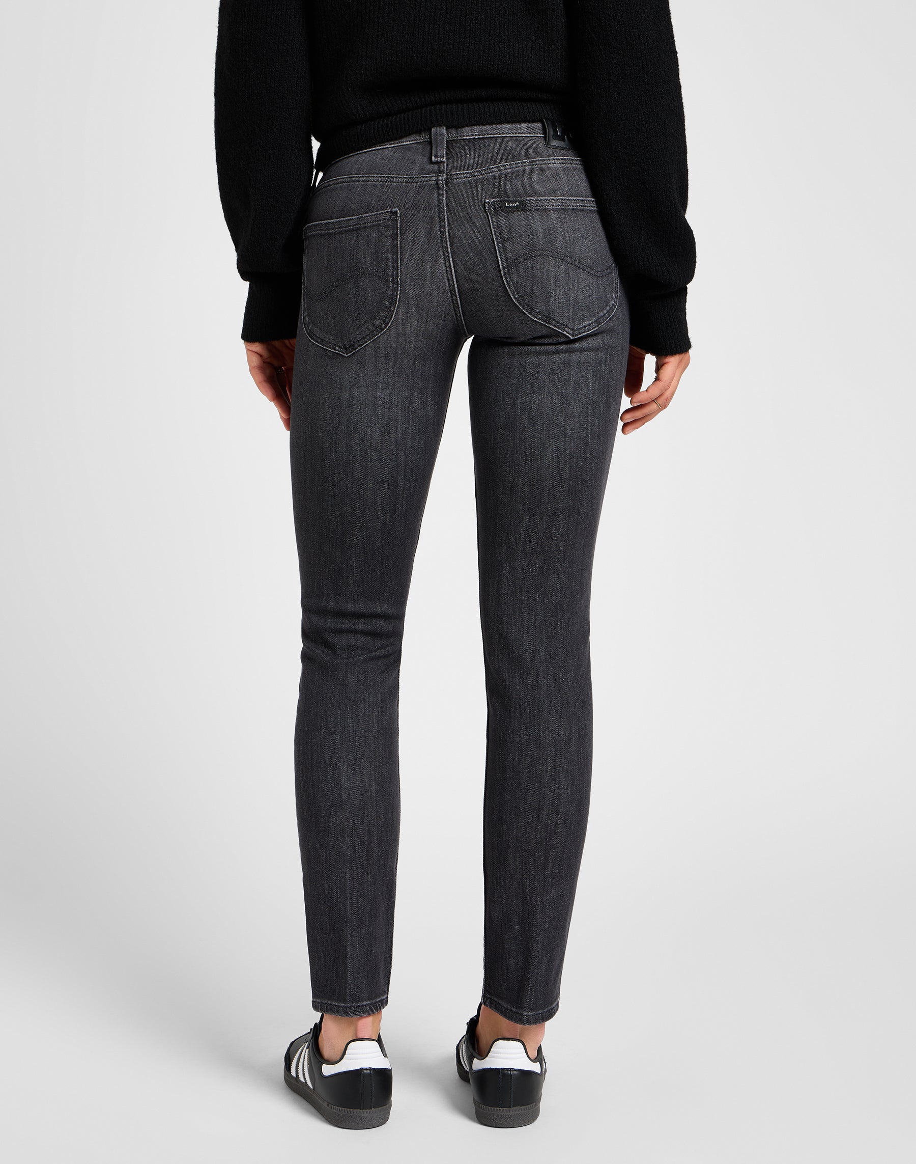 Scarlett in Last Strike Jeans Lee