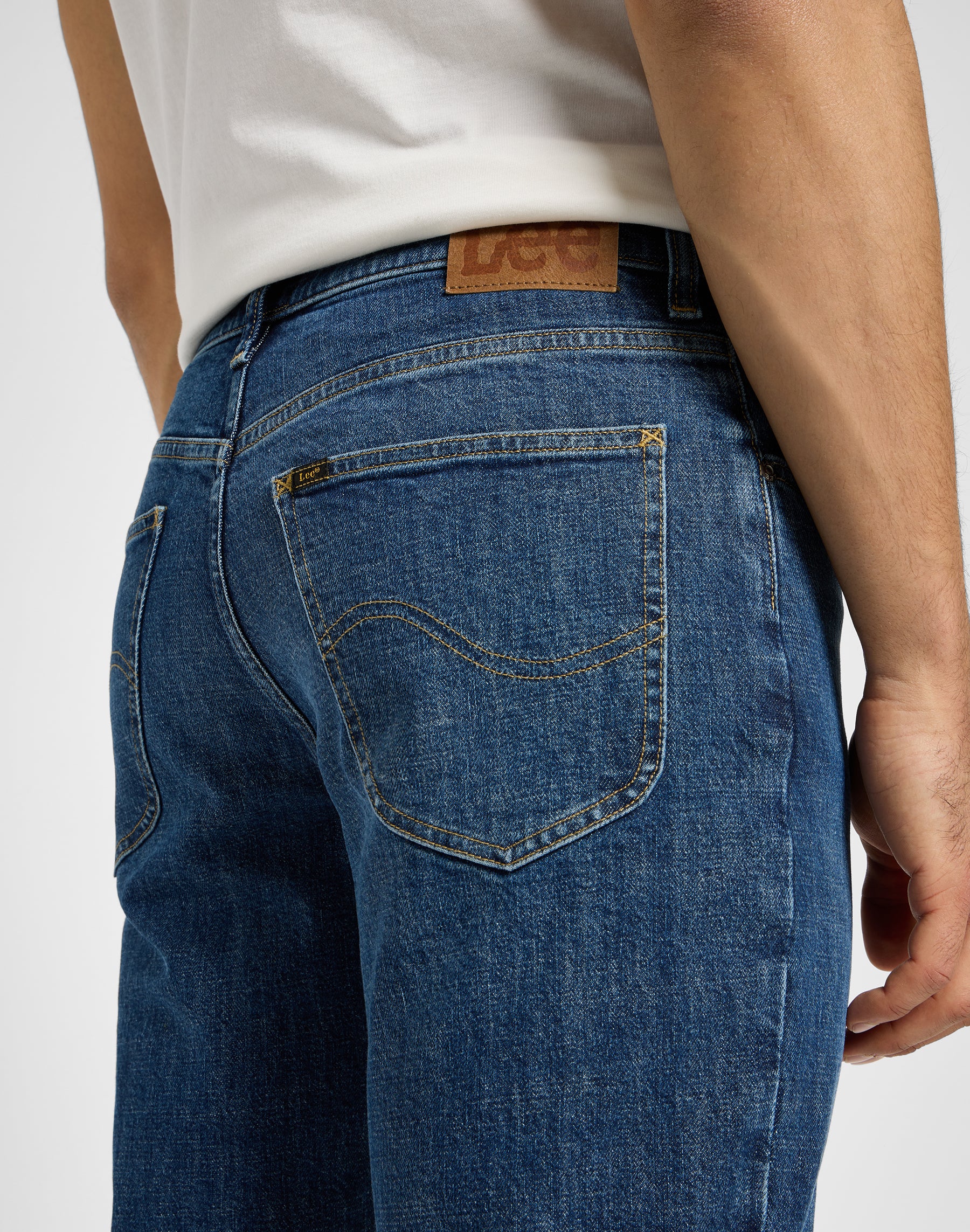 Brooklyn Straight in Creekside Jeans Lee