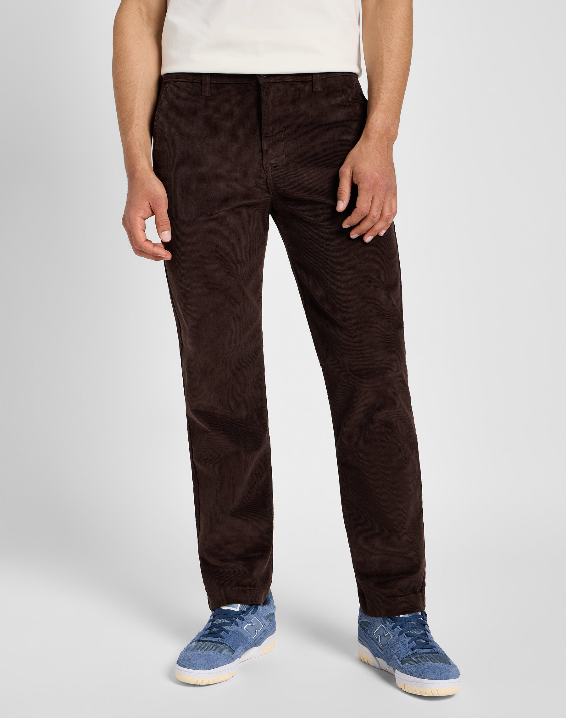 Regular chino in espresso pants Lee