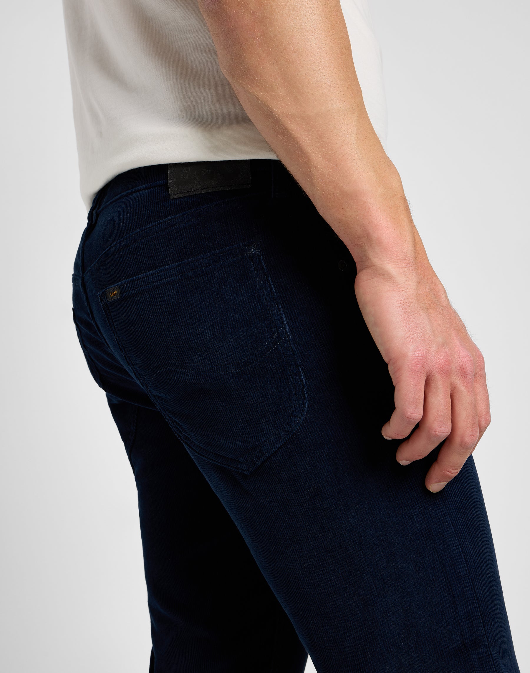 Daren Zip Fly in Rivet Navy Pants Lee
