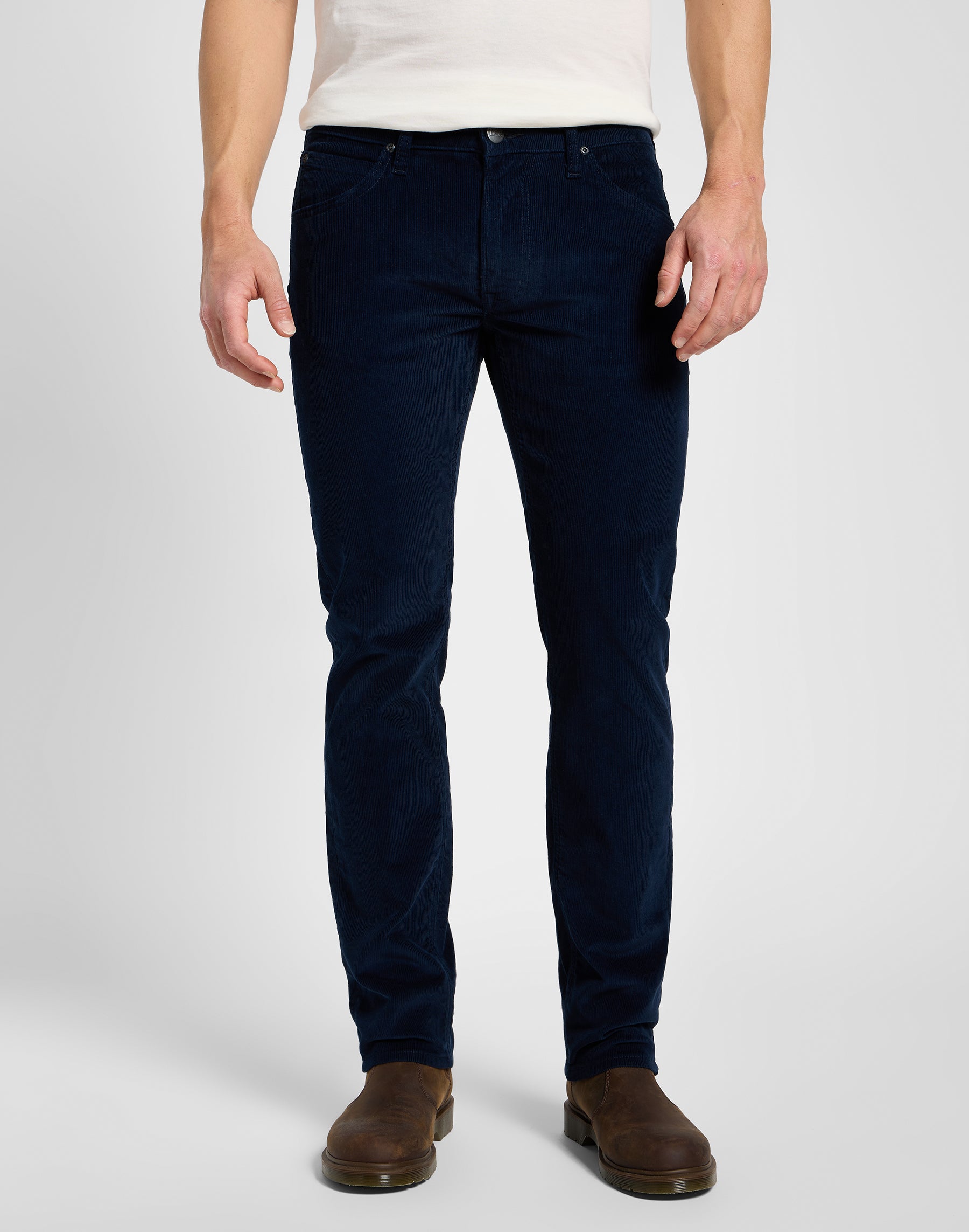 Daren Zip Fly in Rivet Navy Pants Lee