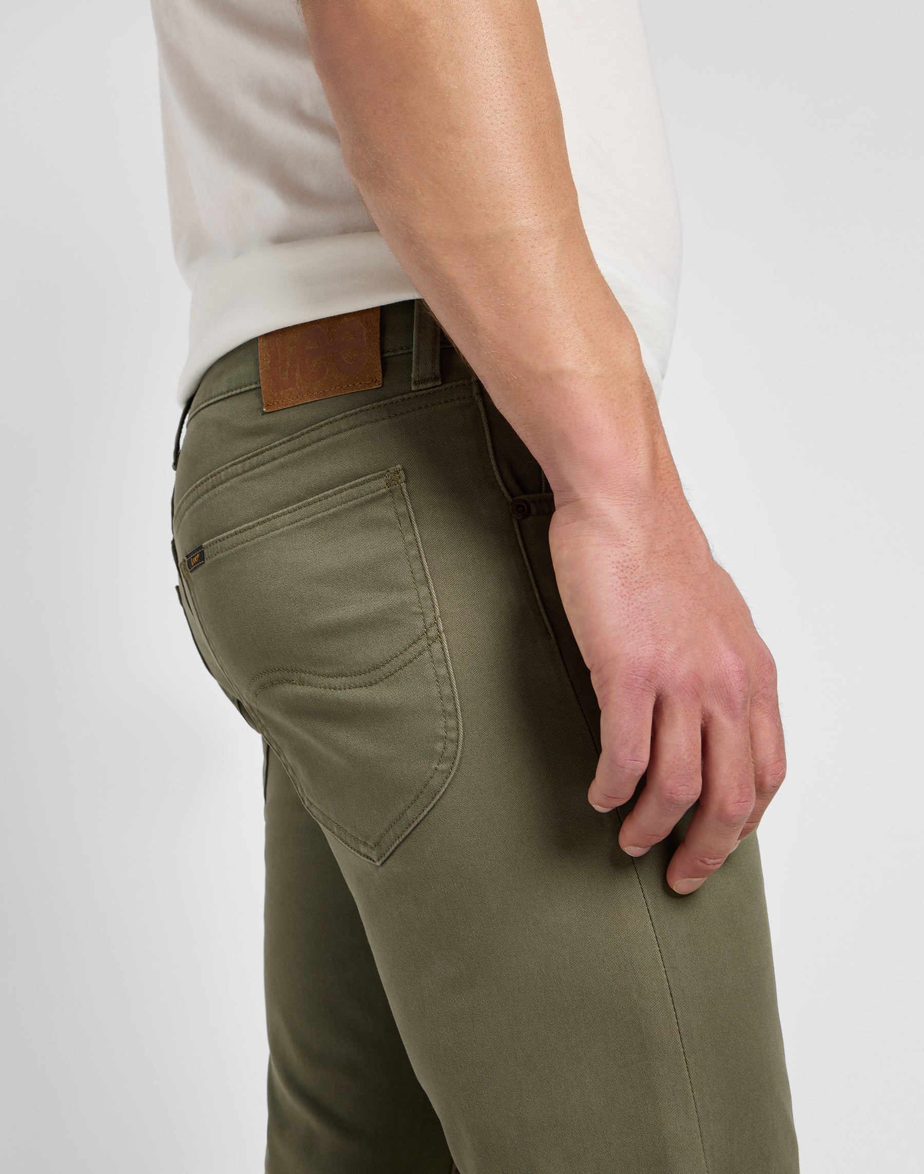 Daren Zip Fly in Mercantile Green pants Lee
