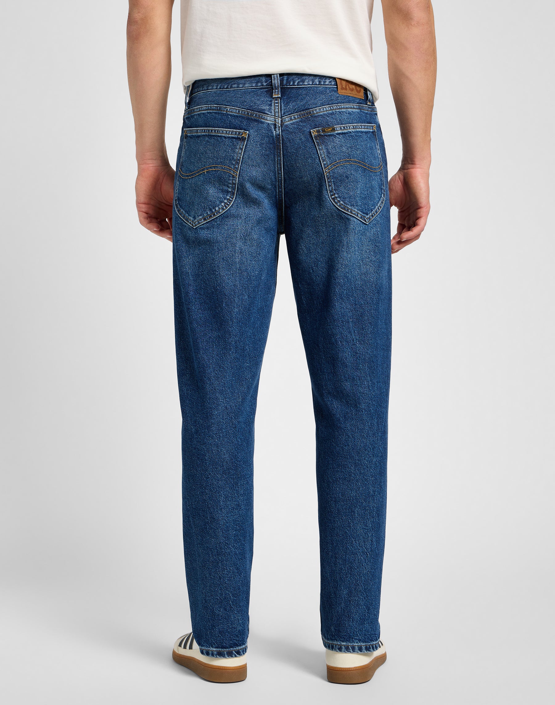 Oscar in Hastings jeans Lee