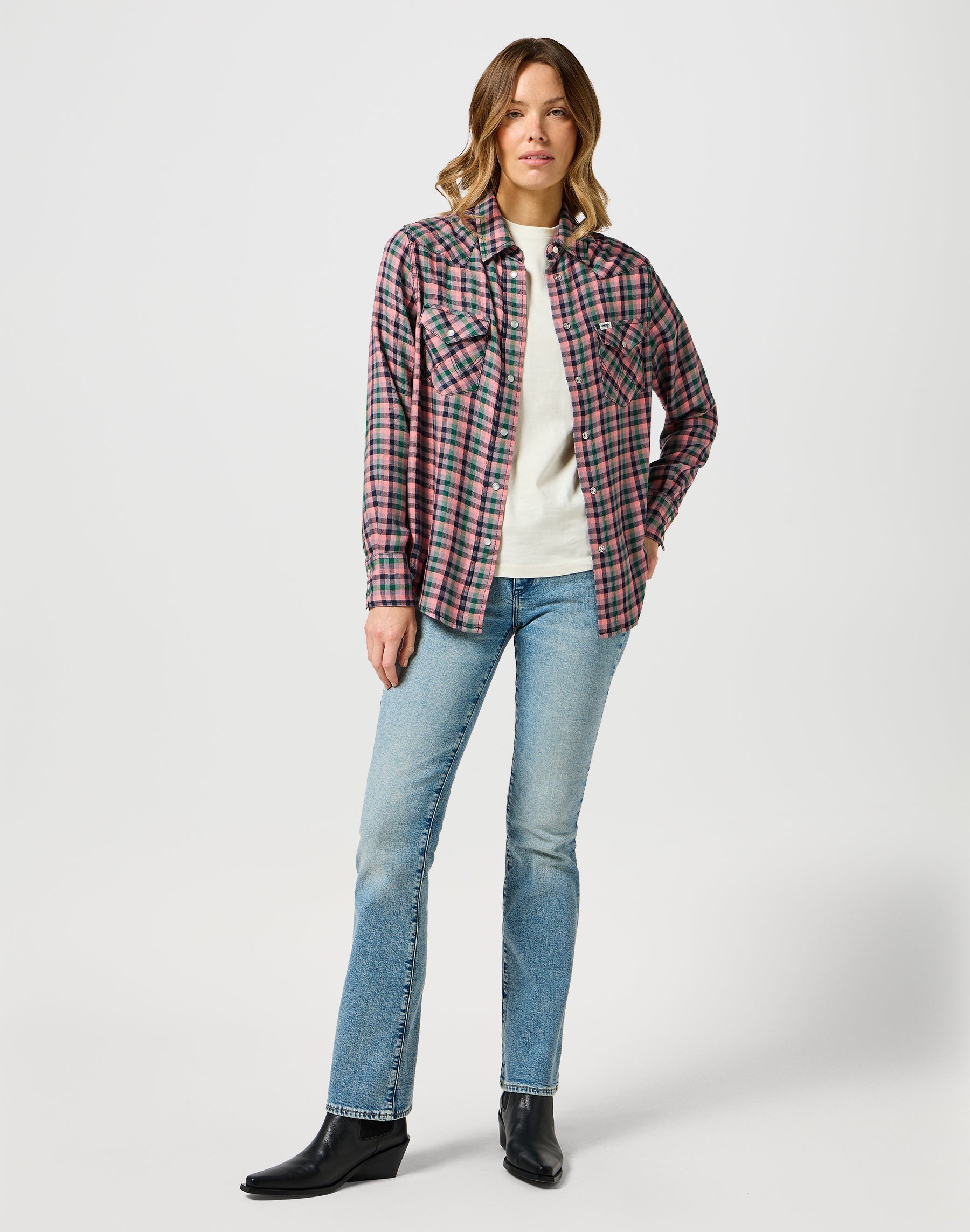 Bootcut in Iceberg Blue Jeans Wrangler