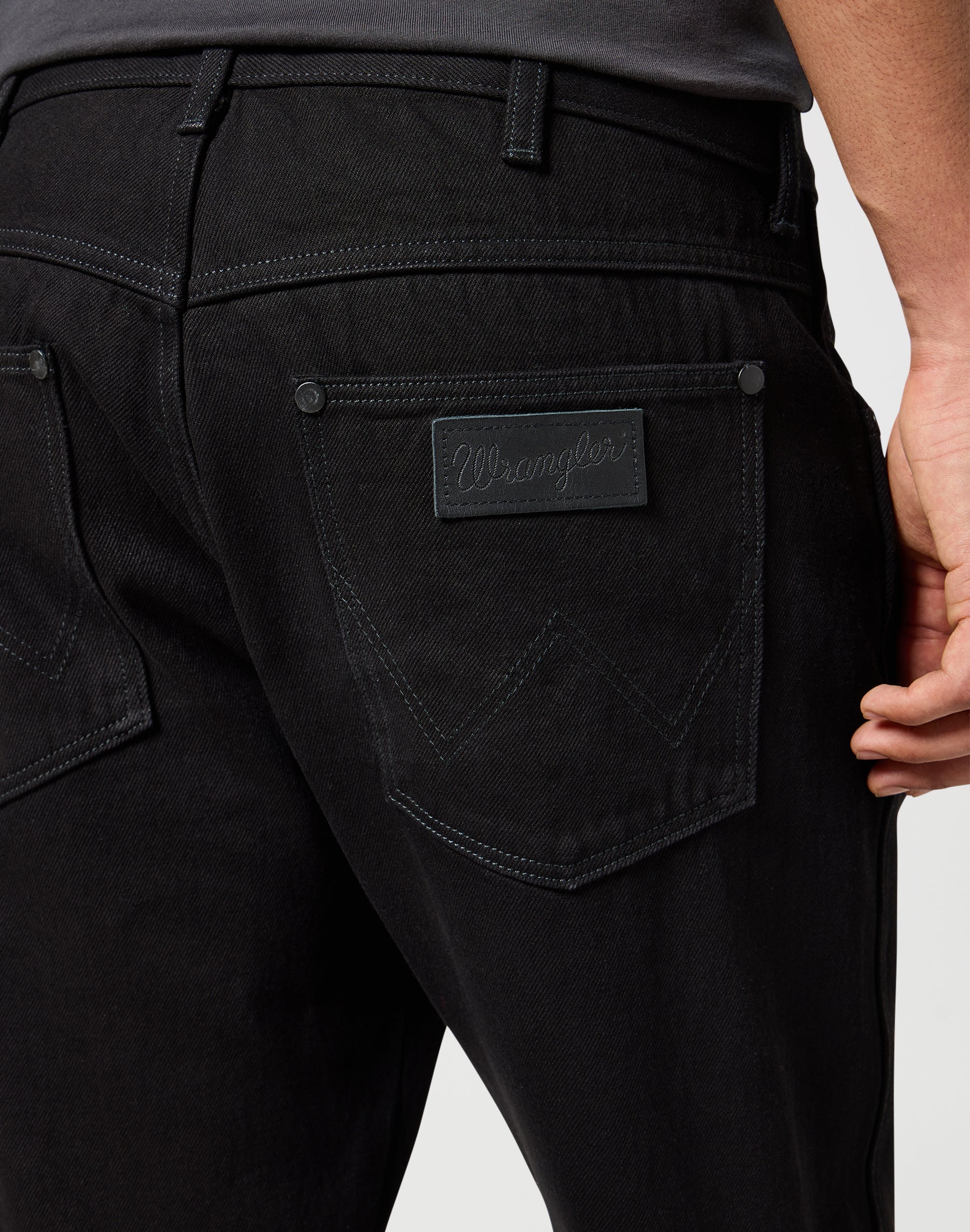 Frontier in Jet Wash Jeans Wrangler