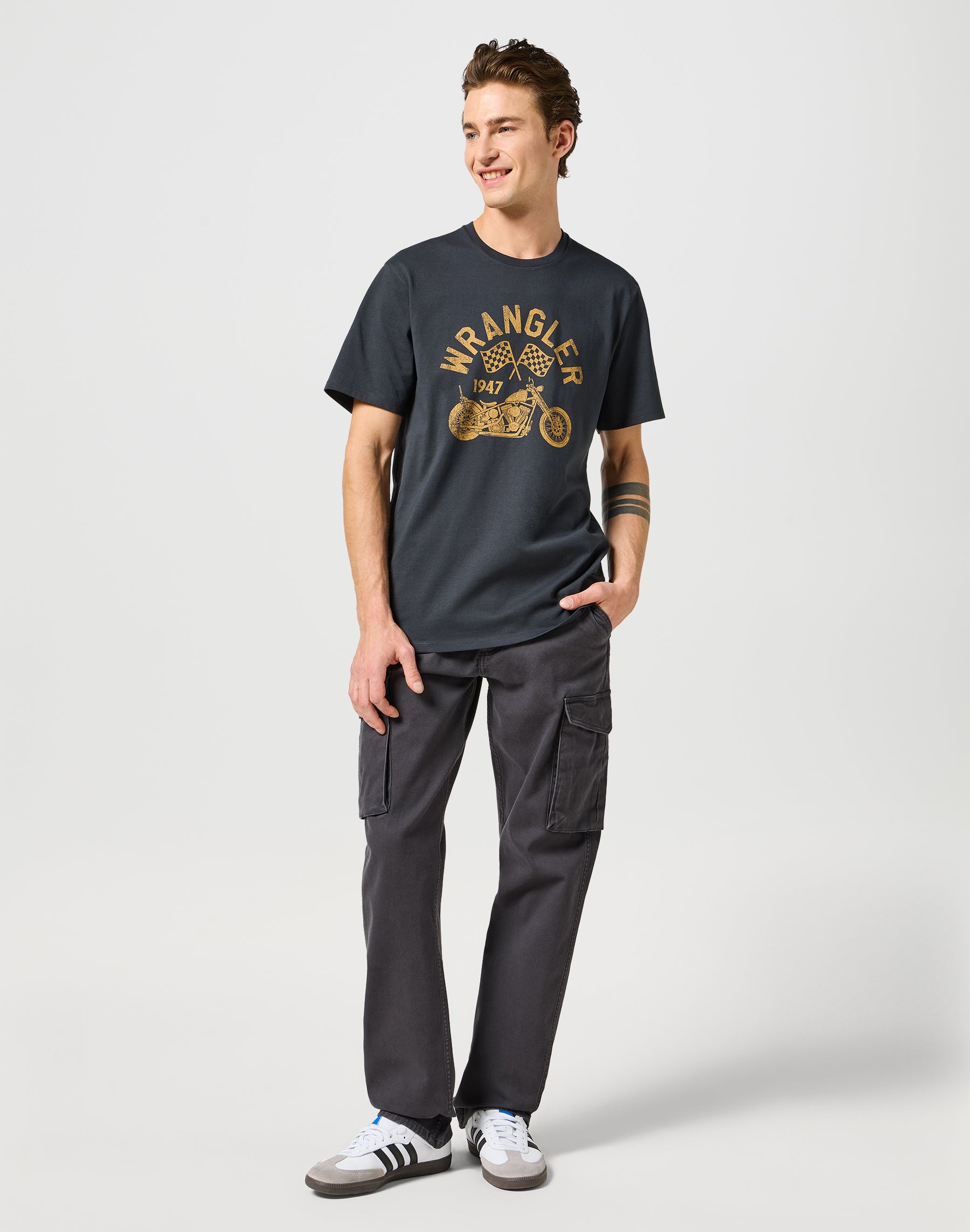 Casey Jones Cargo Regular in Faded Black Pants Wrangler