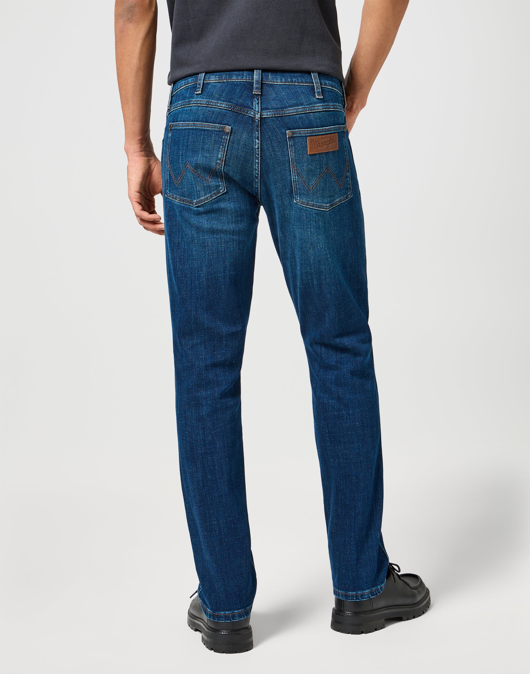 Greensboro in Azure Fade Jeans Wrangler