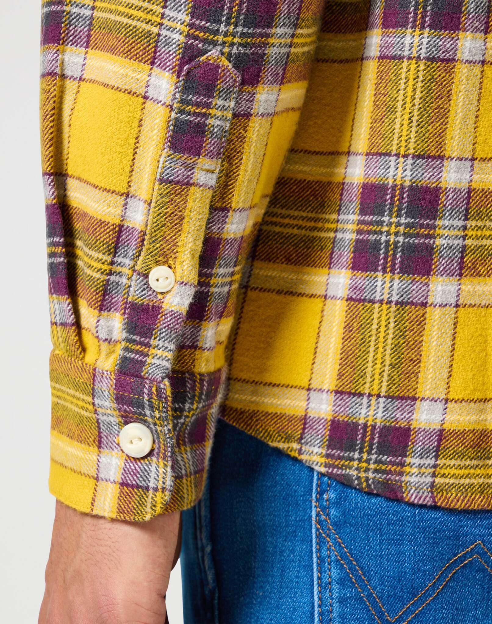 Two Pocket Shirt in Yellow Shirts Wrangler