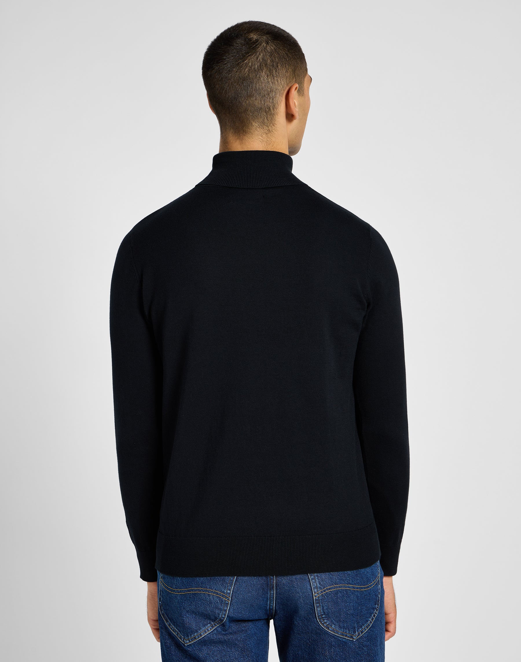 Turtle Neck in Black Sweater Lee