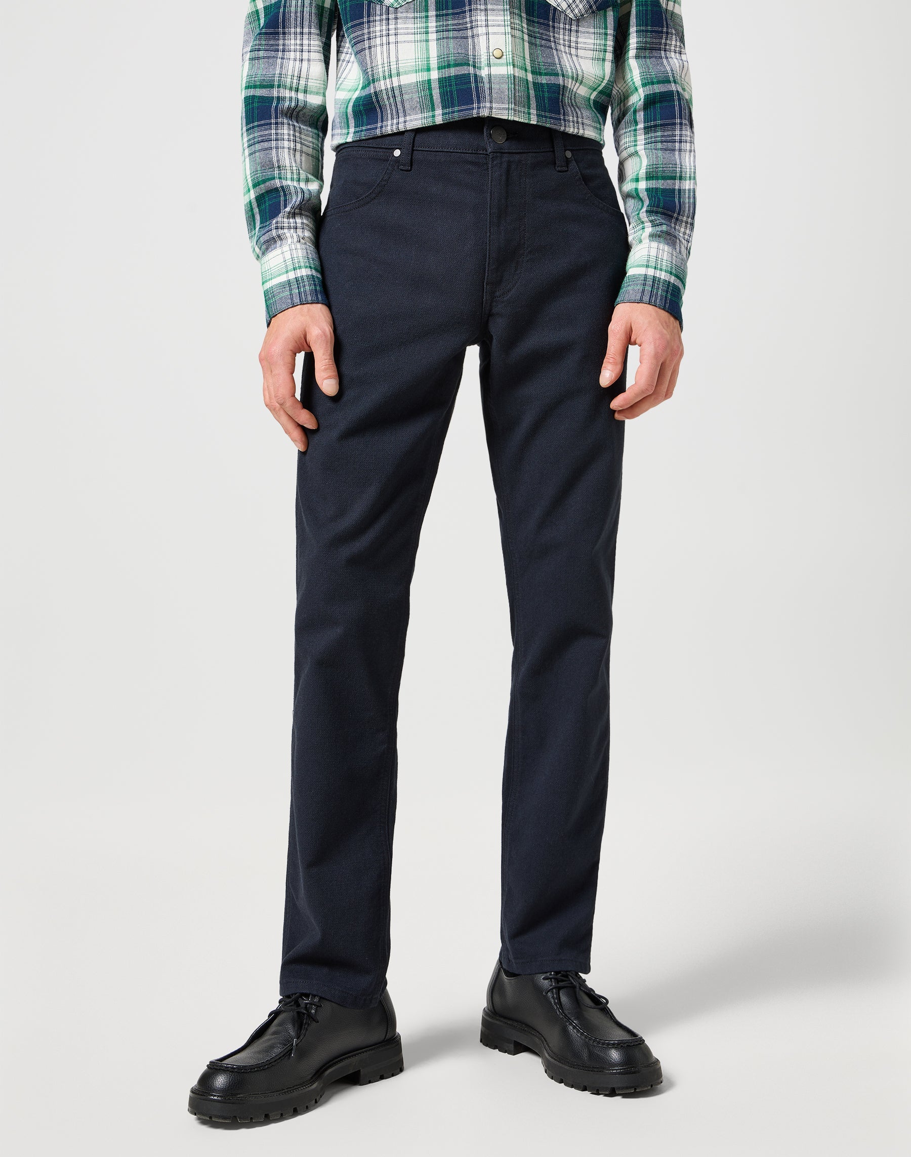 Greensboro in Dark Navy Pants Wrangler