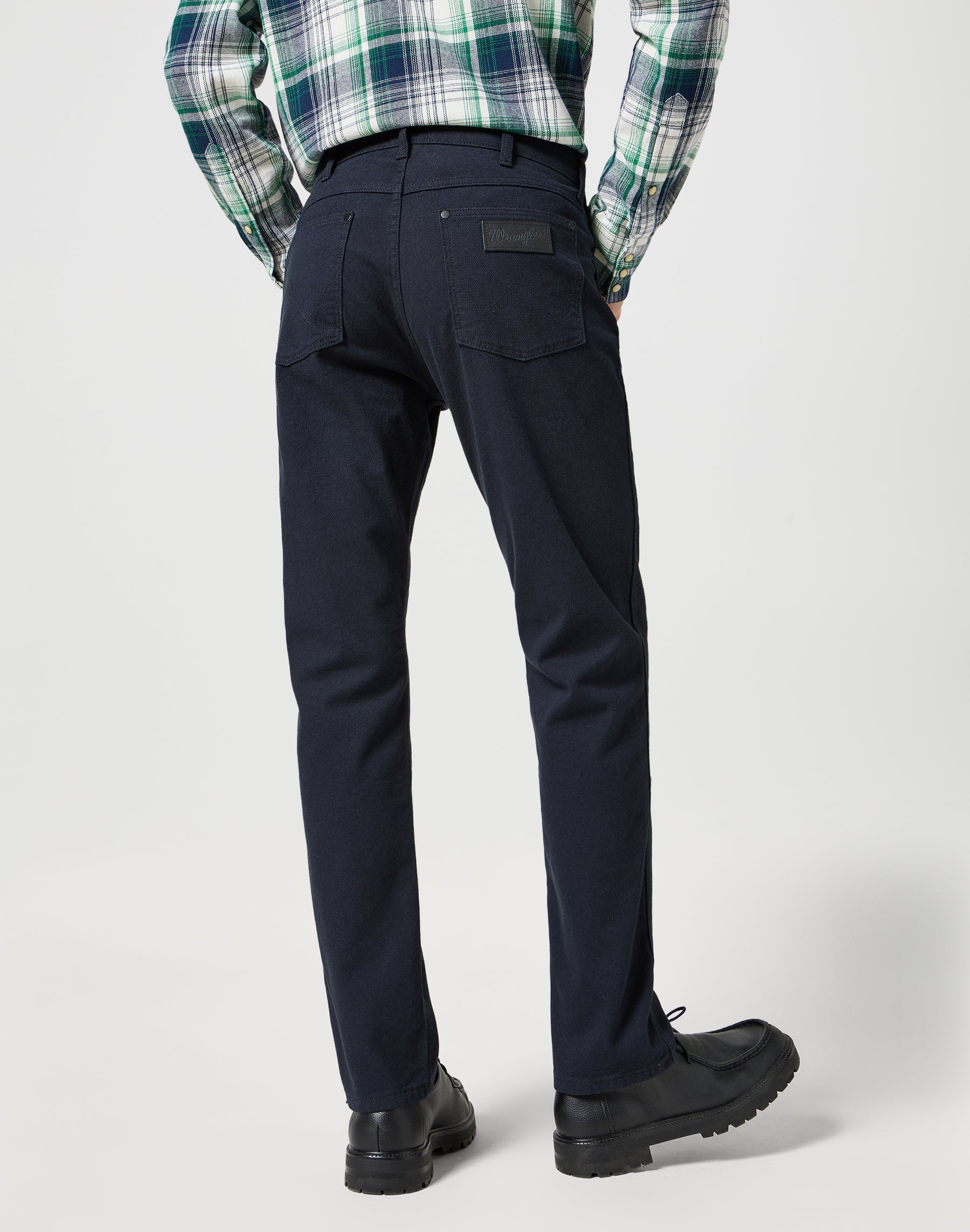 Greensboro in Dark Navy Pants Wrangler