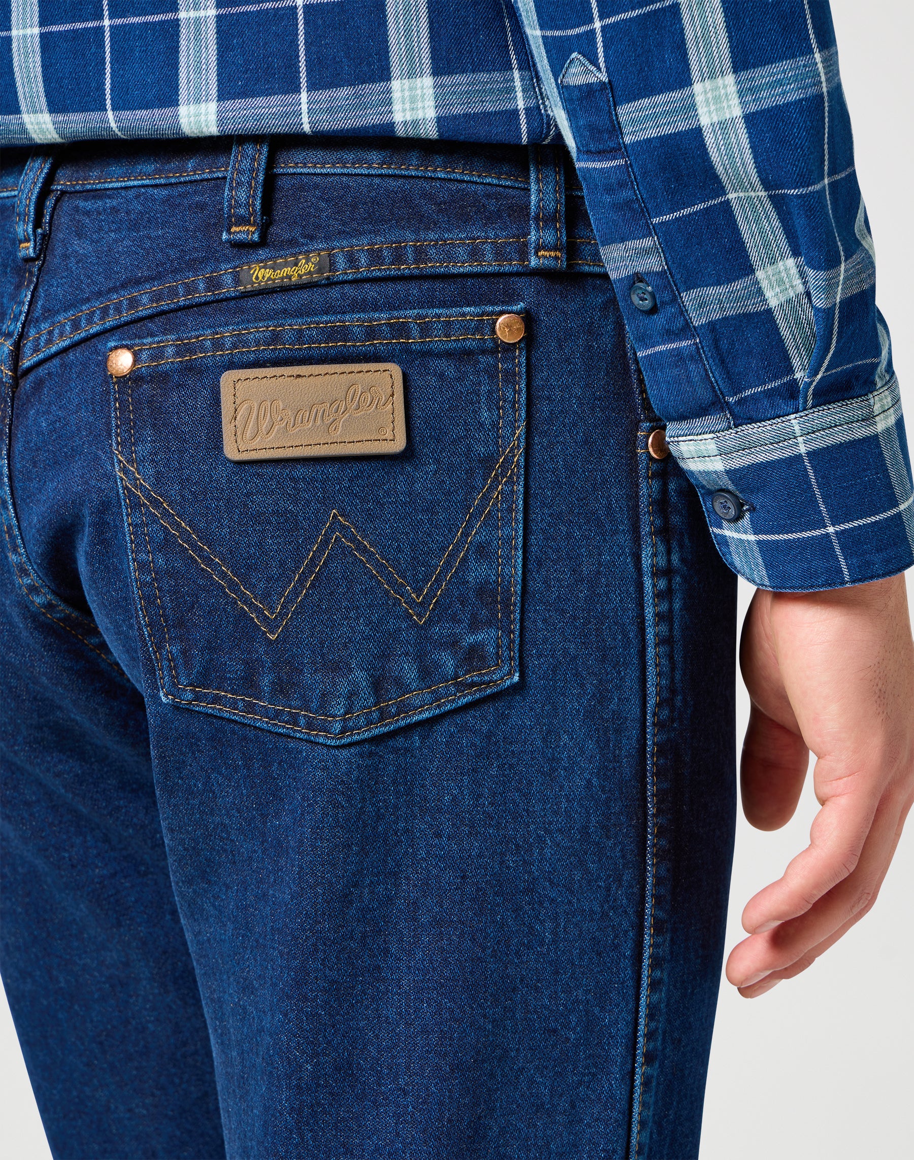 13MWZ in Dark Stone Jeans Wrangler