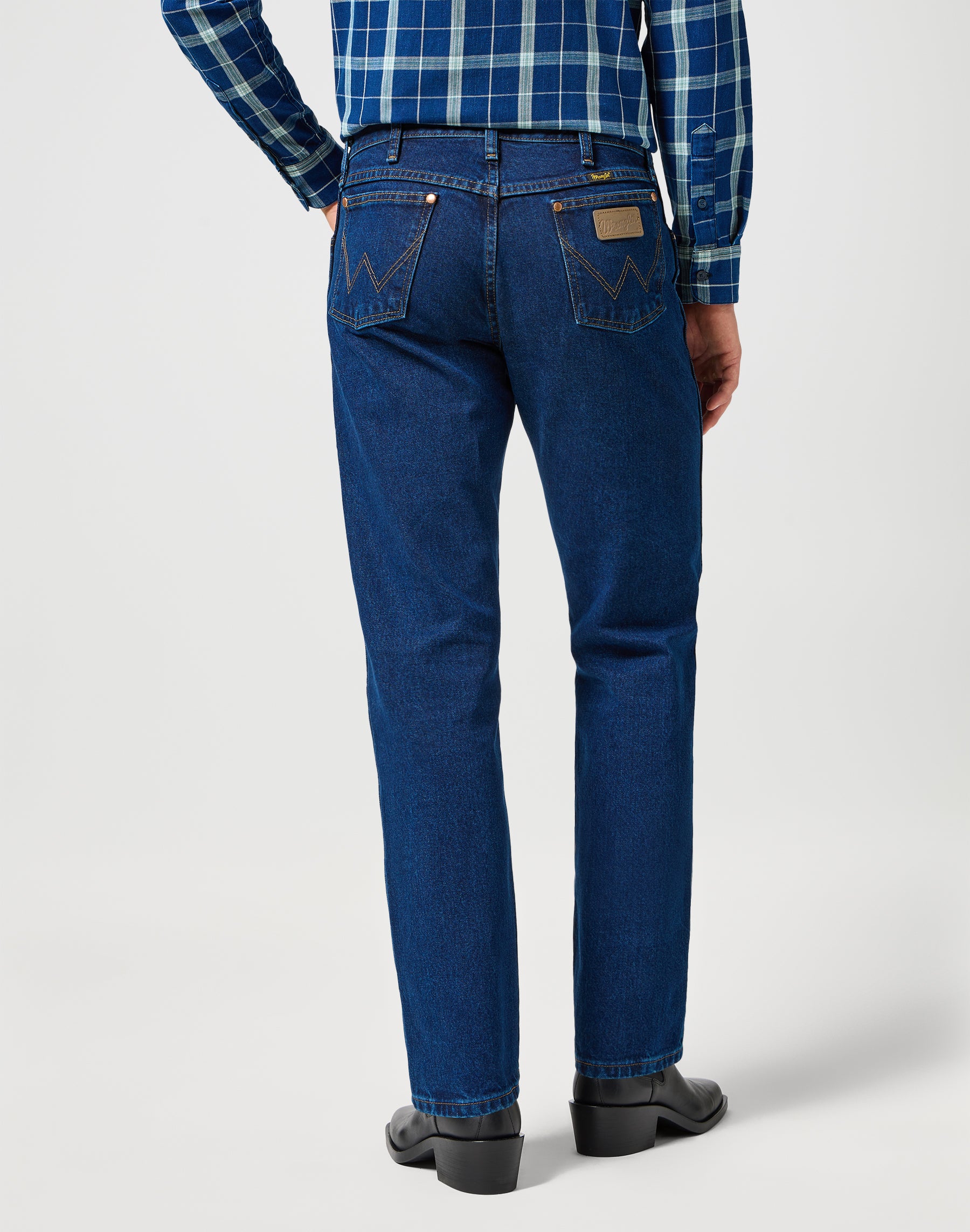 13MWZ in Dark Stone Jeans Wrangler