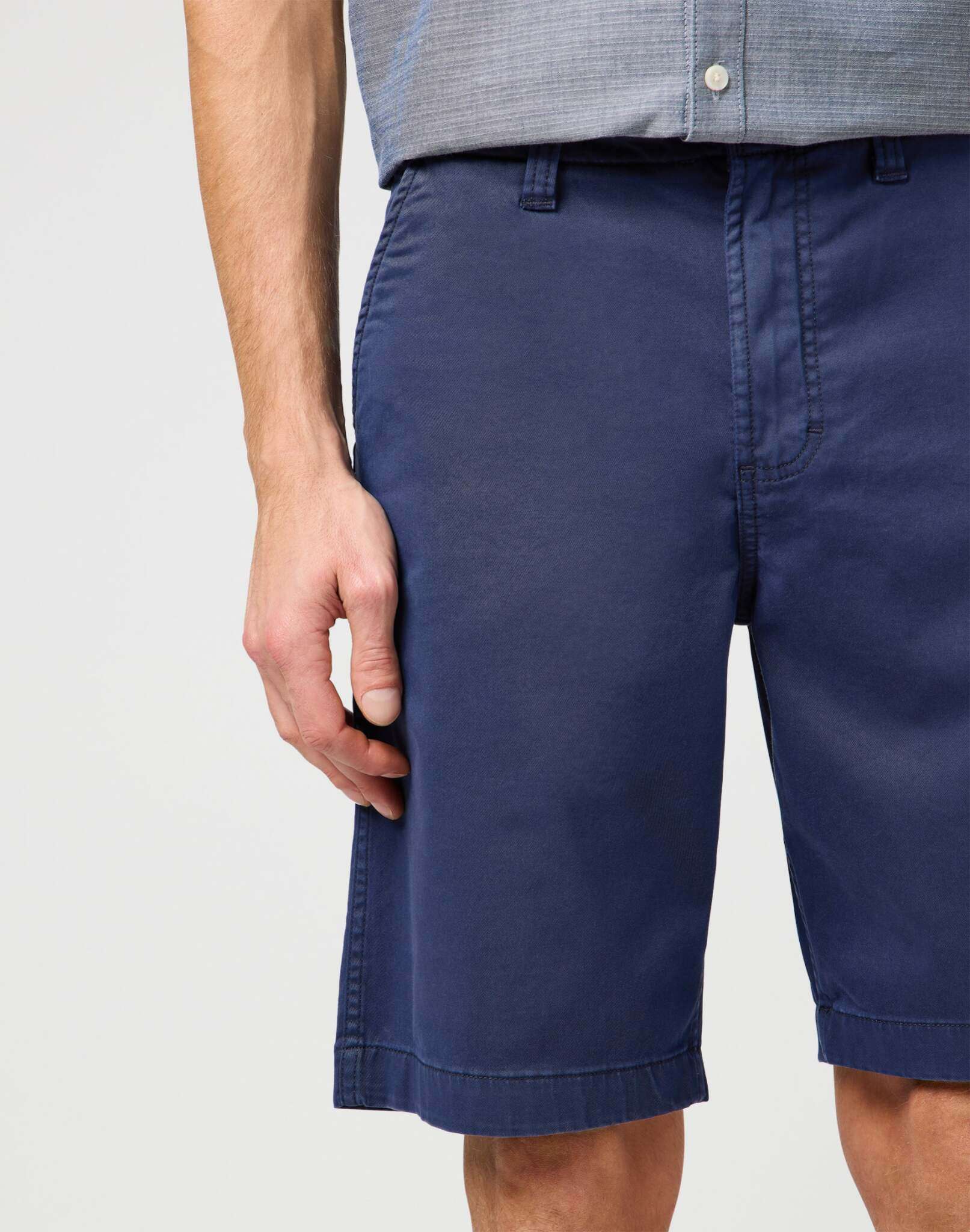 Chino shorts in Navy Chinoshorts Wrangler