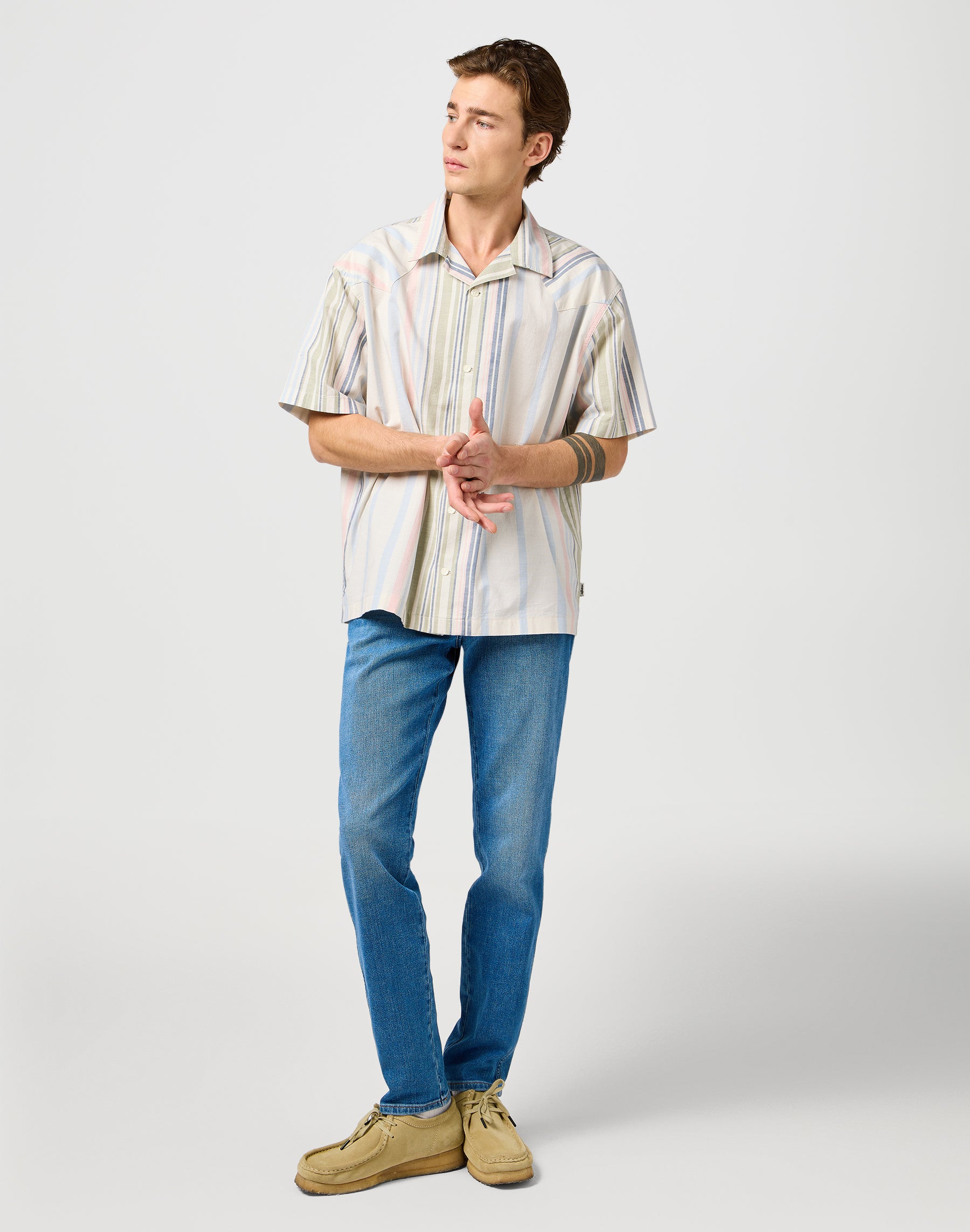 Ss W Resort Shirt in Natural Stripe Shirts Wrangler