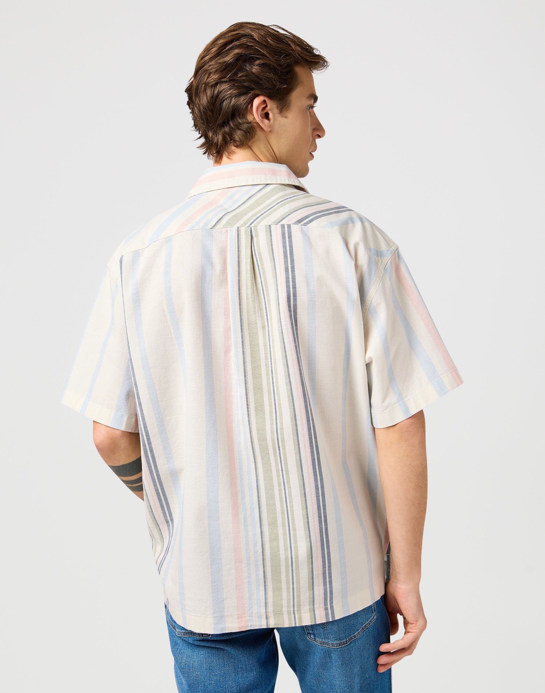 Ss W Resort Shirt in Natural Stripe Shirts Wrangler