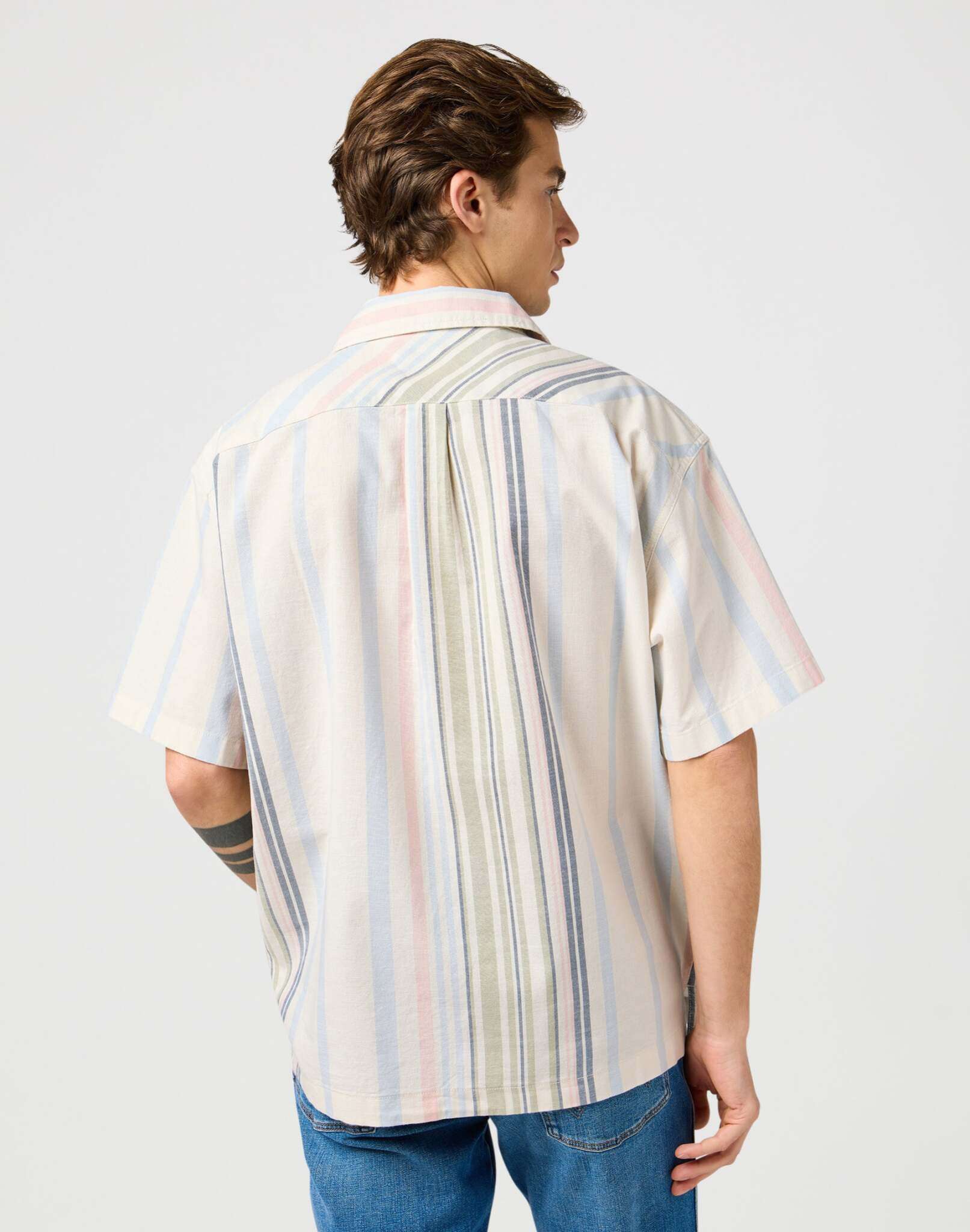 Ss W Resort Shirt in Natural Stripe Shirts Wrangler
