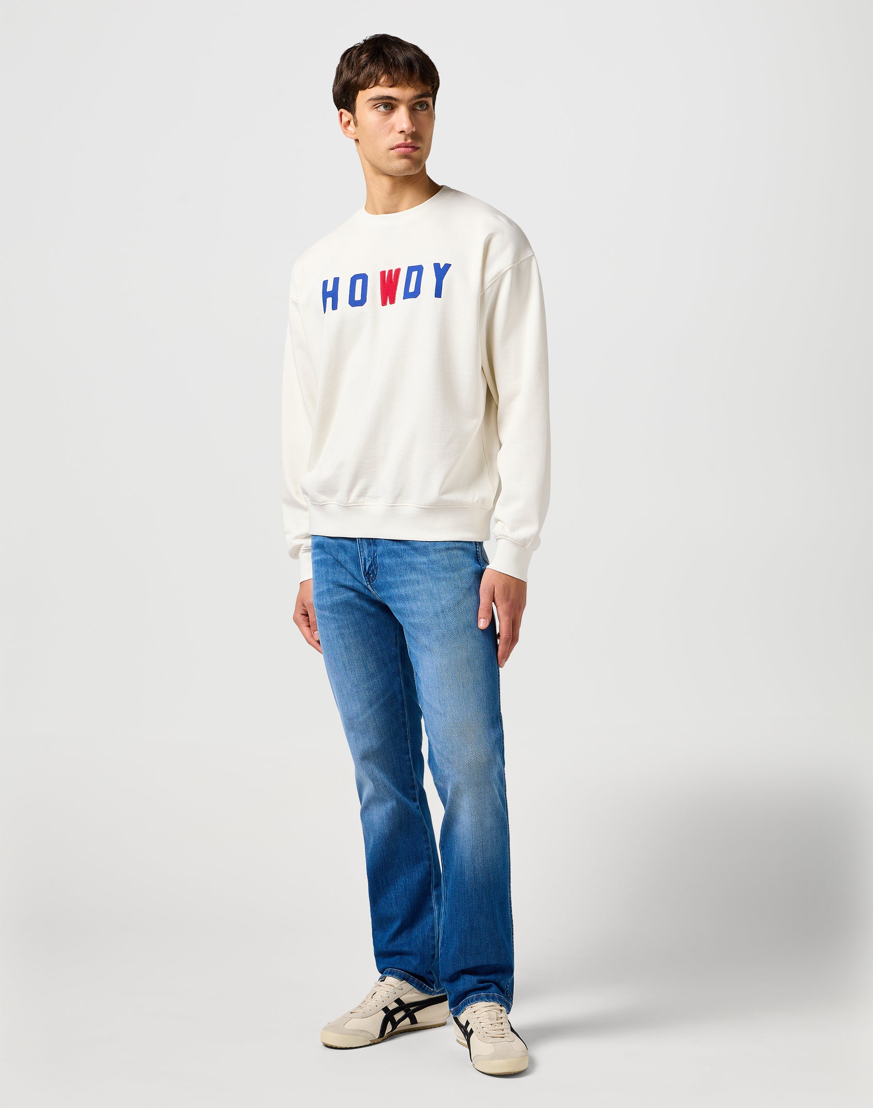 Graphic Crew in Vintage White Sweatshirts Wrangler