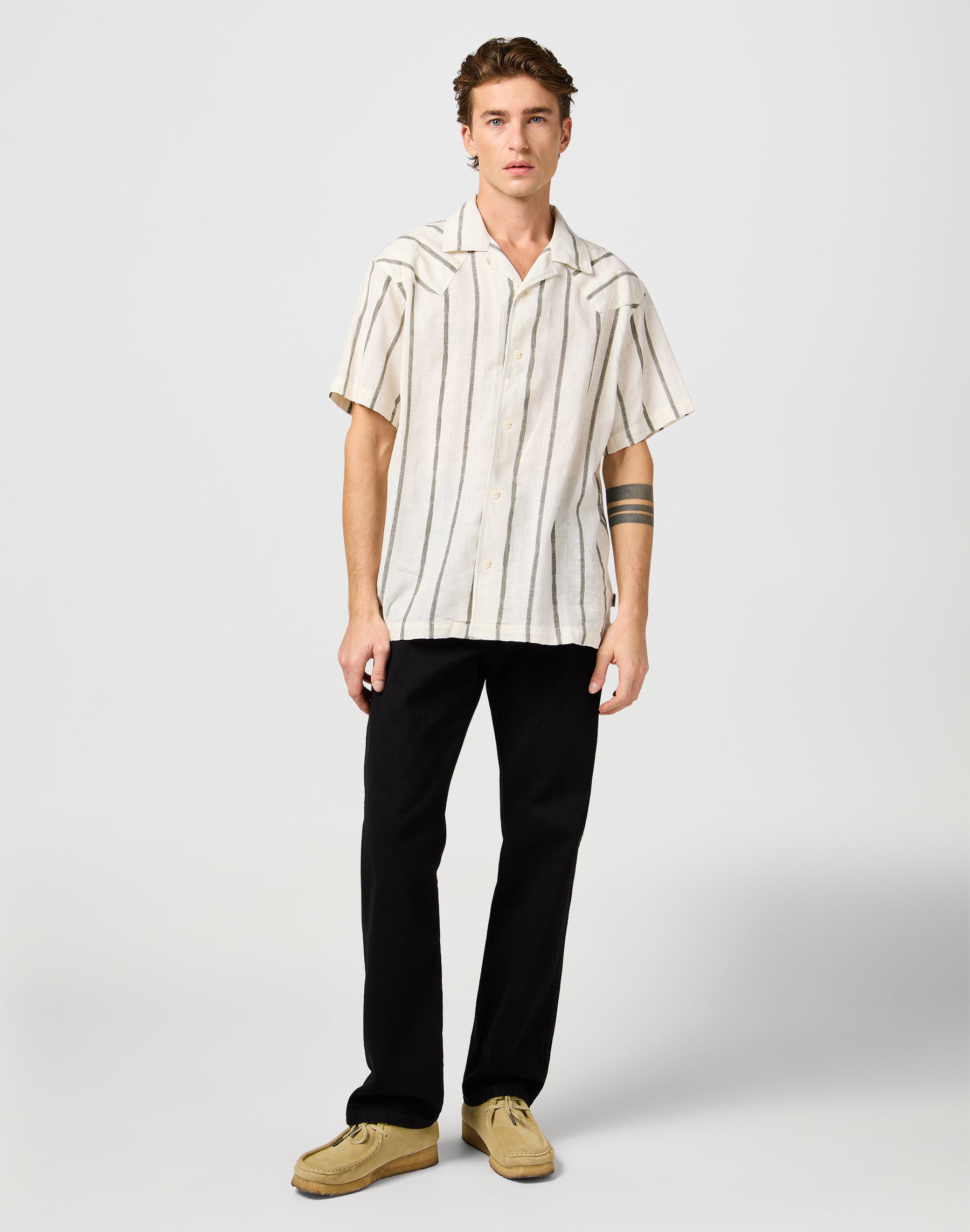 Ss W Resort Shirt in Natural Stripe Shirts Wrangler